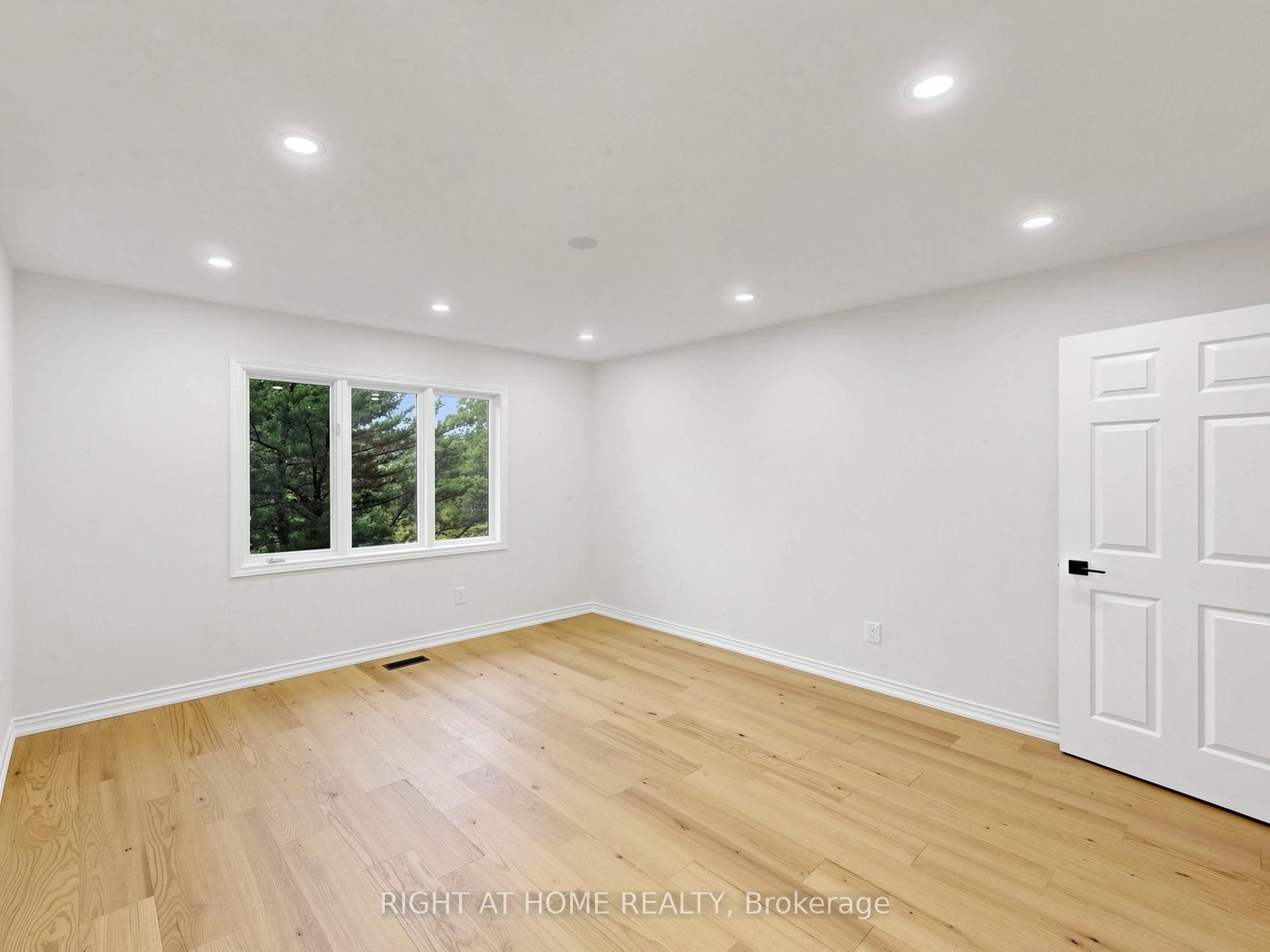 2920 Kingsway Drive Property Photo 41