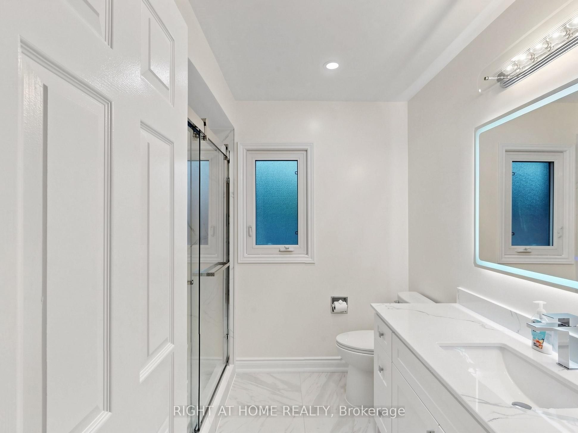 2920 Kingsway Drive Property Photo 44