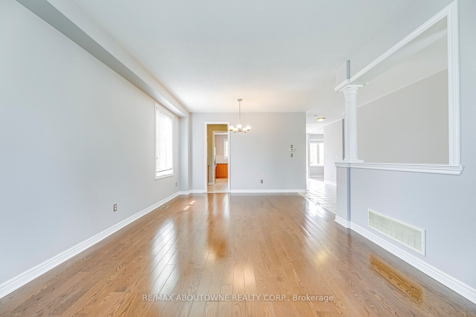 2290 Woodmont Crescent S Property Photo 10