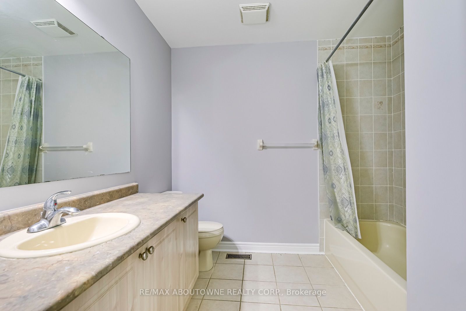 2290 Woodmont Crescent S Property Photo 37