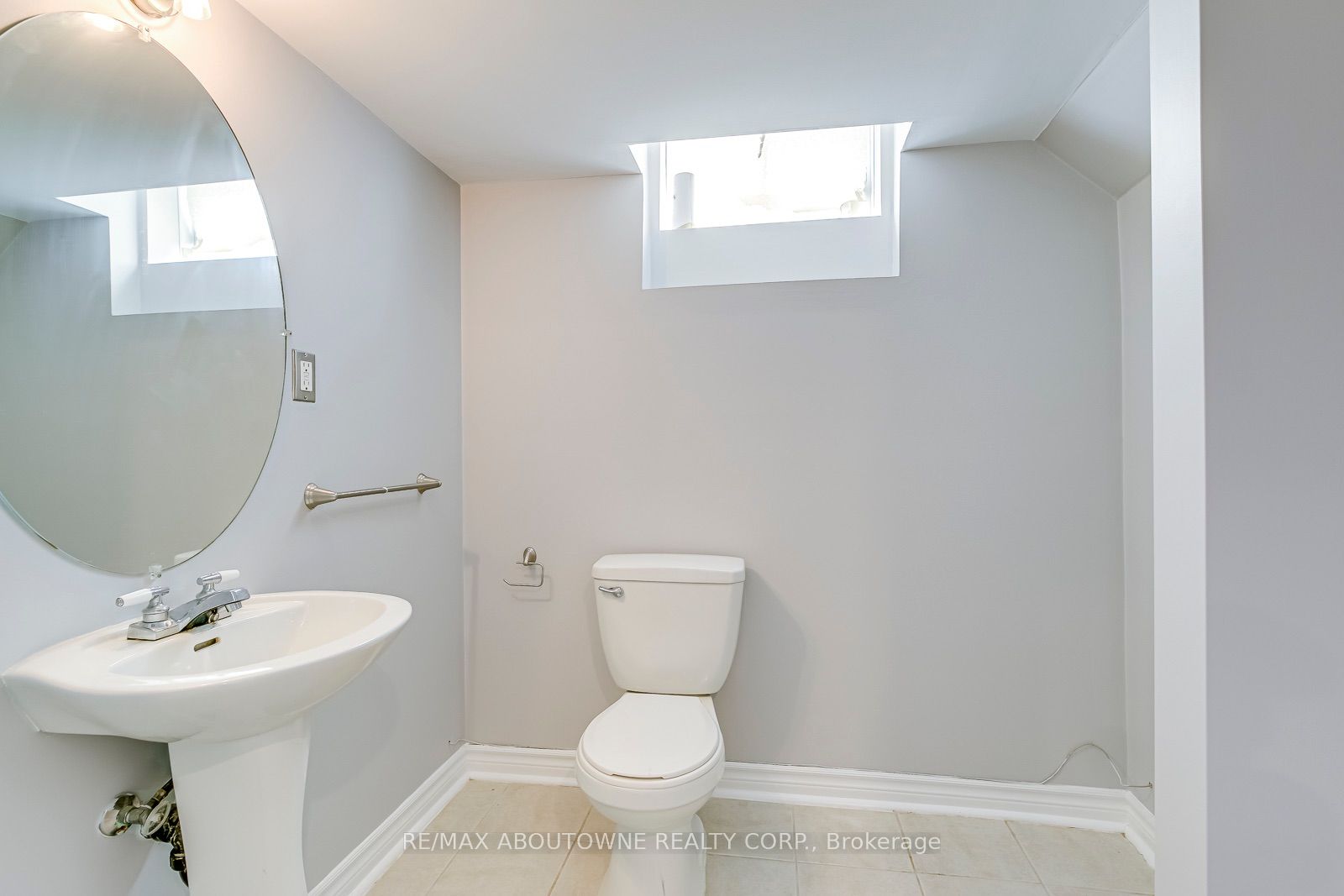 2290 Woodmont Crescent S Property Photo 43