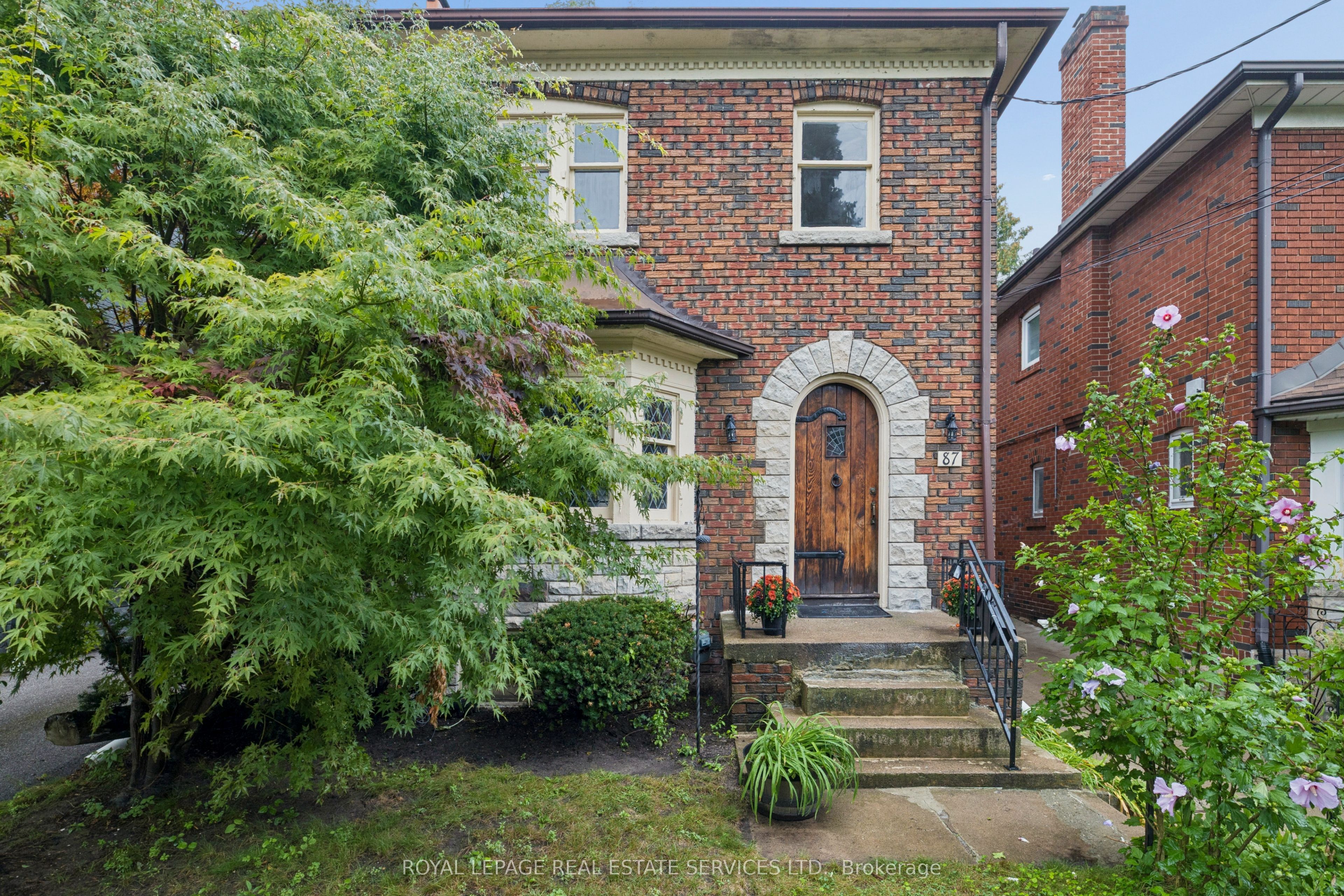 87 Riverview Gardens Property Photo 1