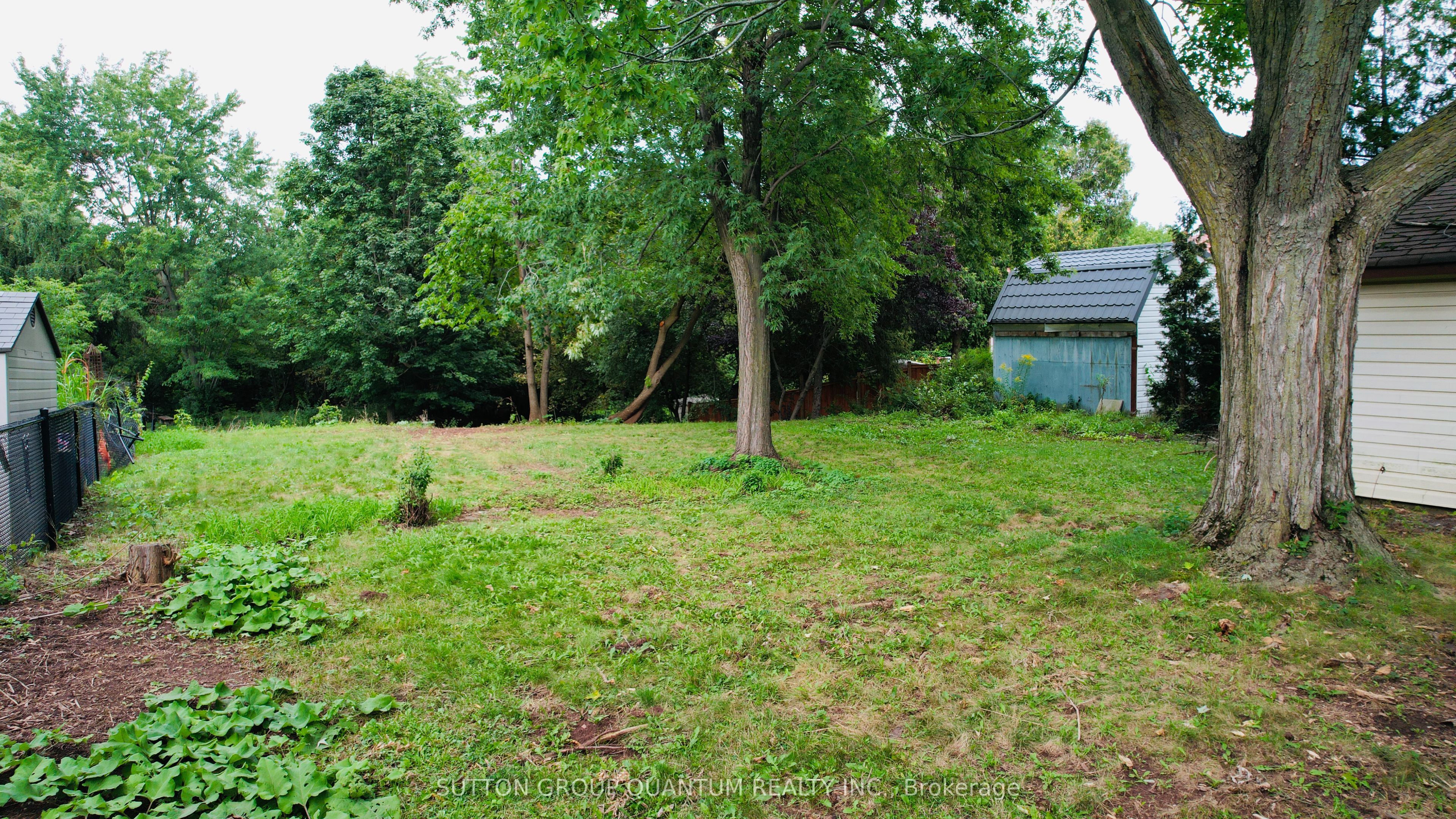 499 Valley Drive N Property Photo 6