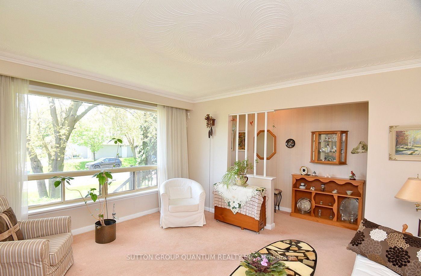 499 Valley Drive N Property Photo 12
