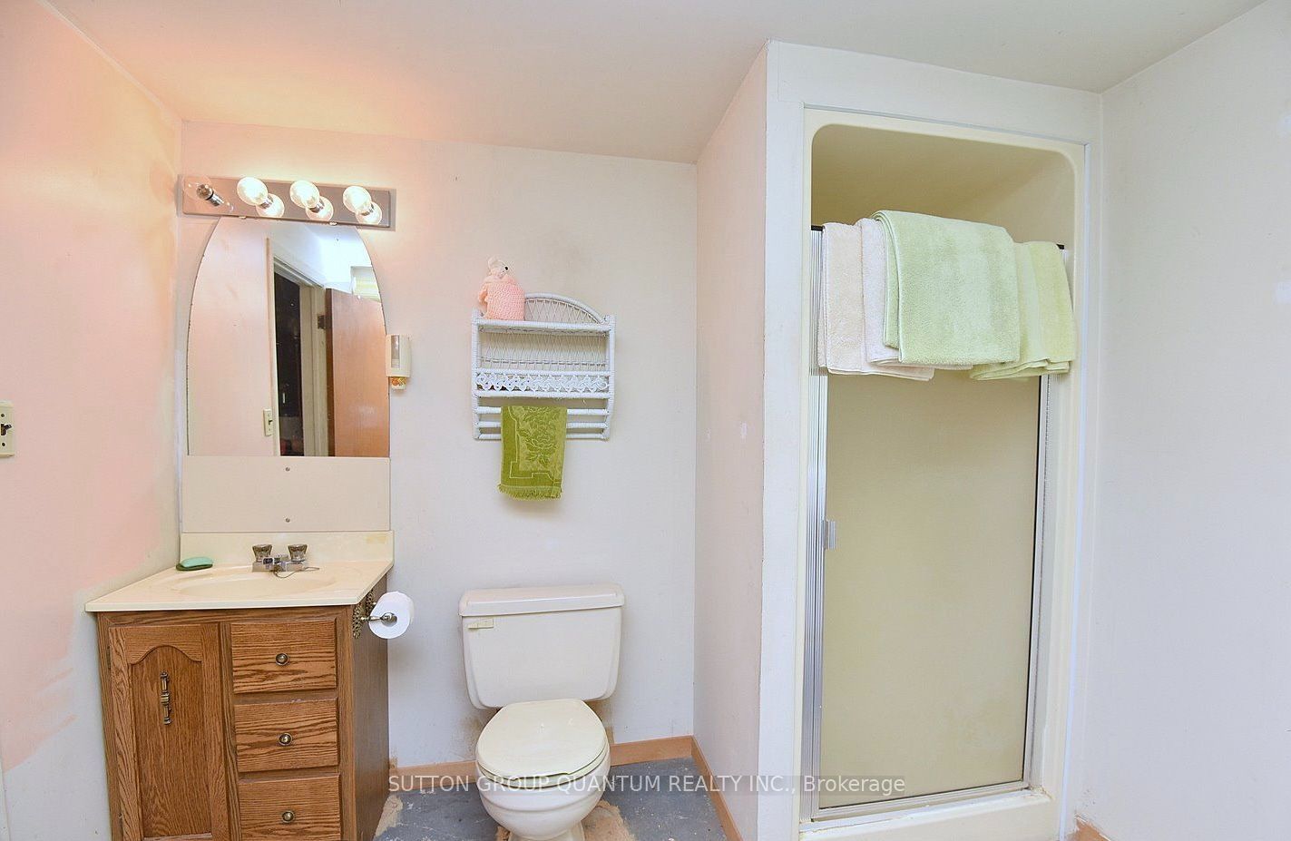 499 Valley Drive N Property Photo 21