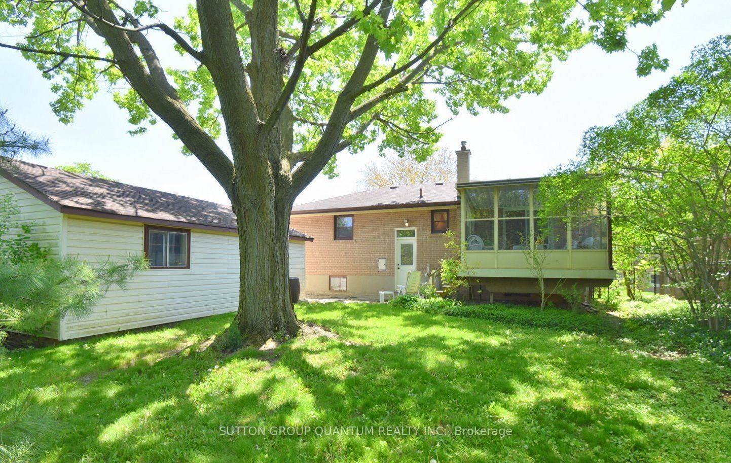 499 Valley Drive N Property Photo 24
