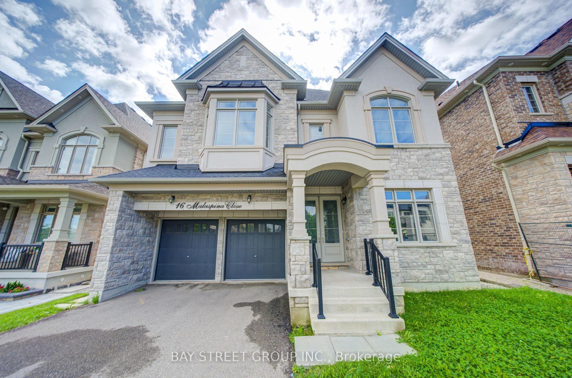 16 Malaspina Close