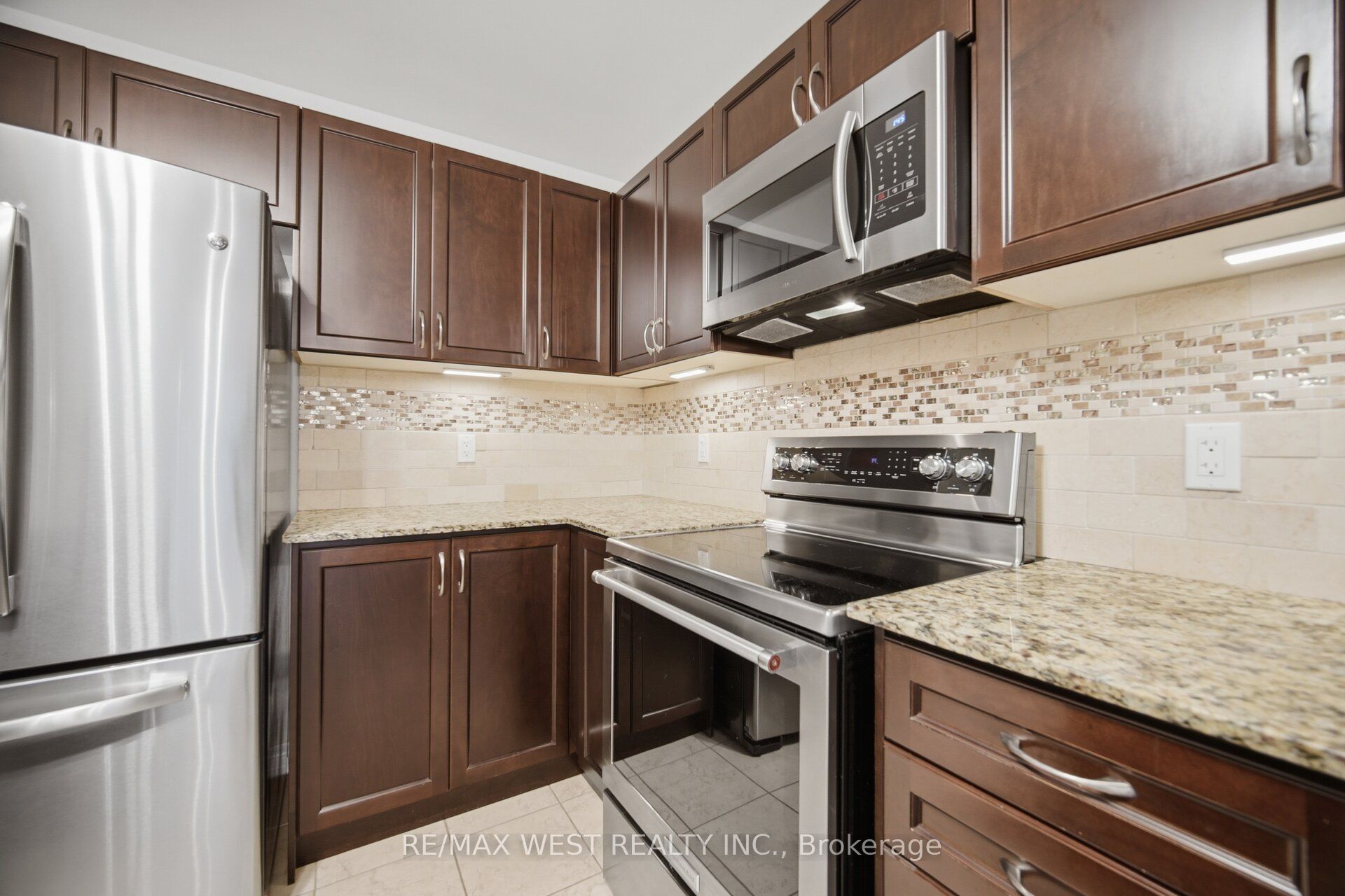 12 Muzzo Drive Property Photo 14
