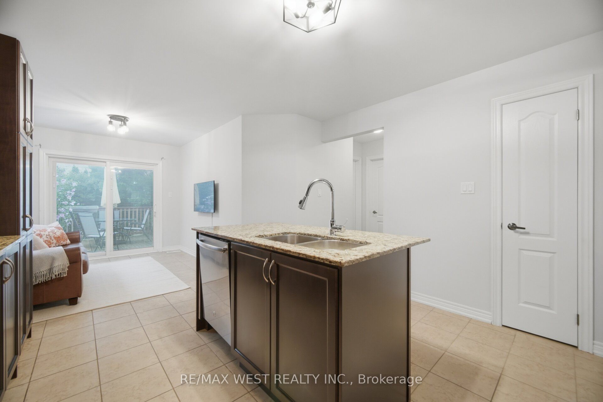 12 Muzzo Drive Property Photo 15