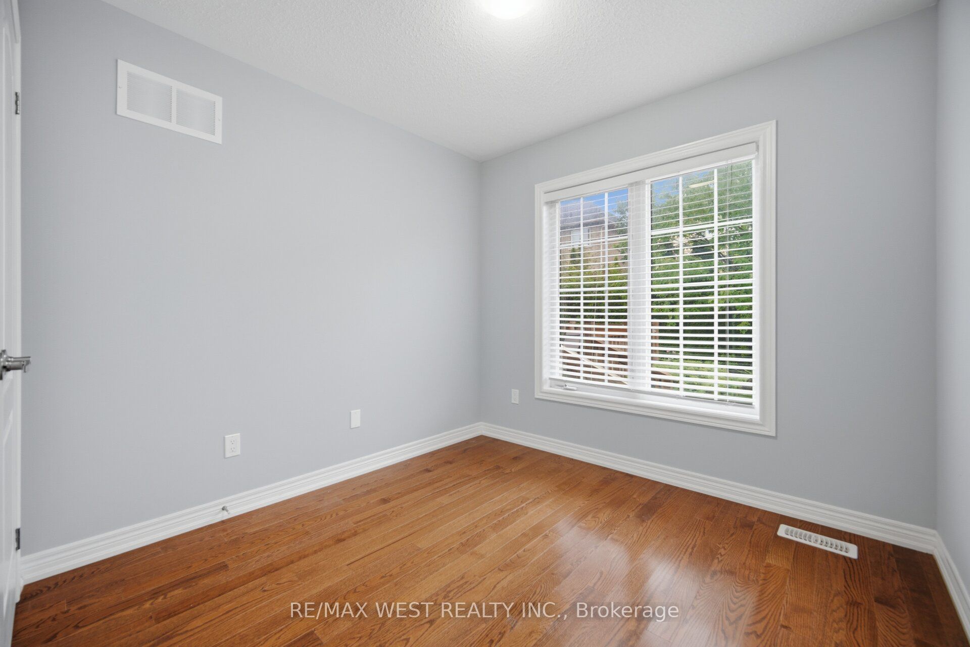 12 Muzzo Drive Property Photo 25