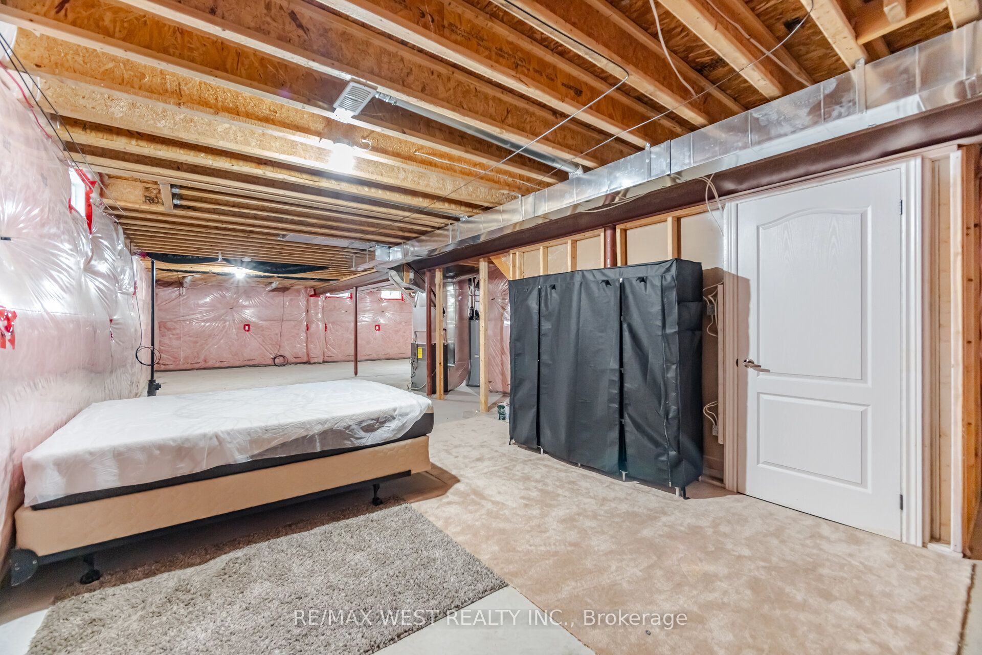 12 Muzzo Drive Property Photo 30