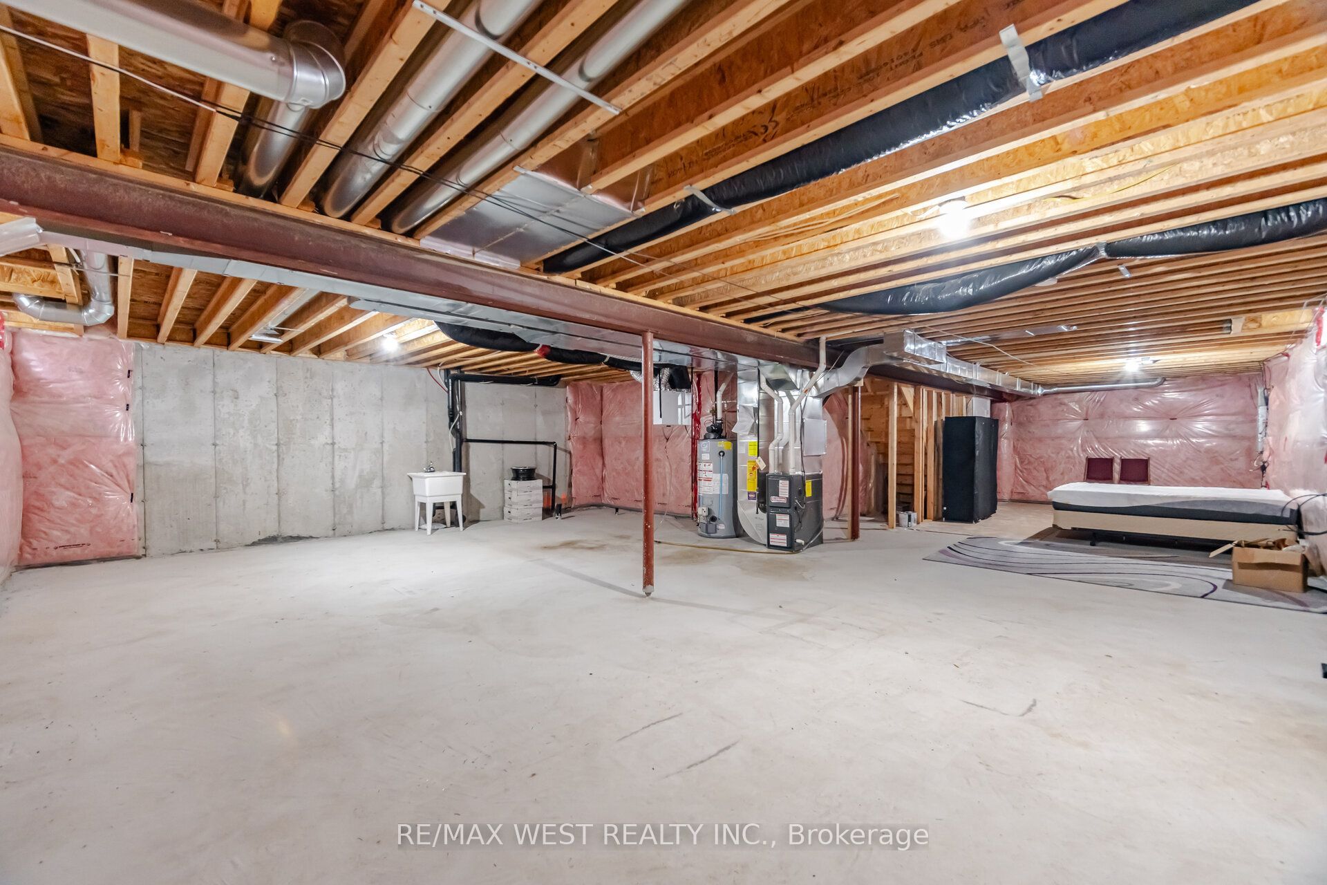 12 Muzzo Drive Property Photo 31