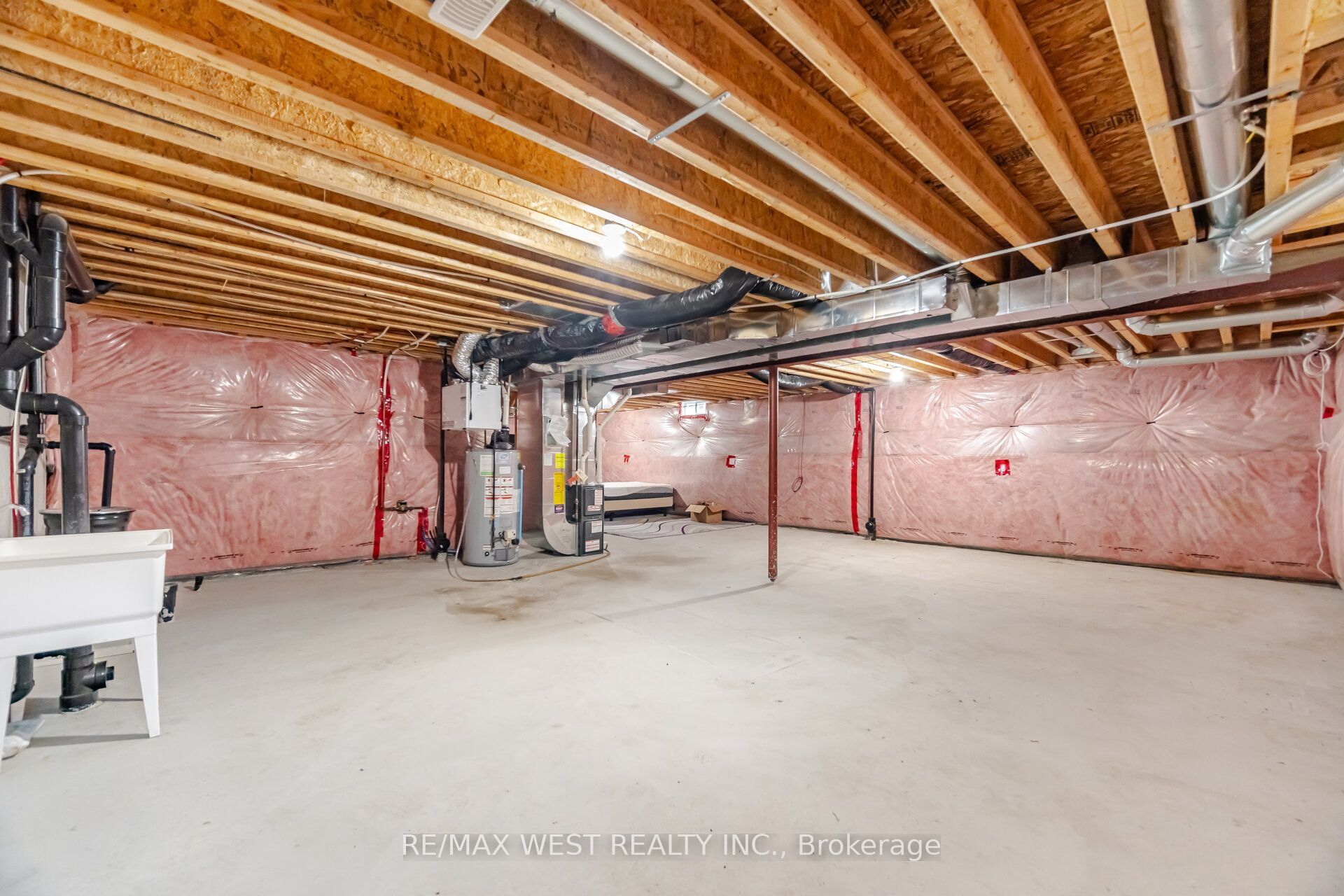 12 Muzzo Drive Property Photo 32