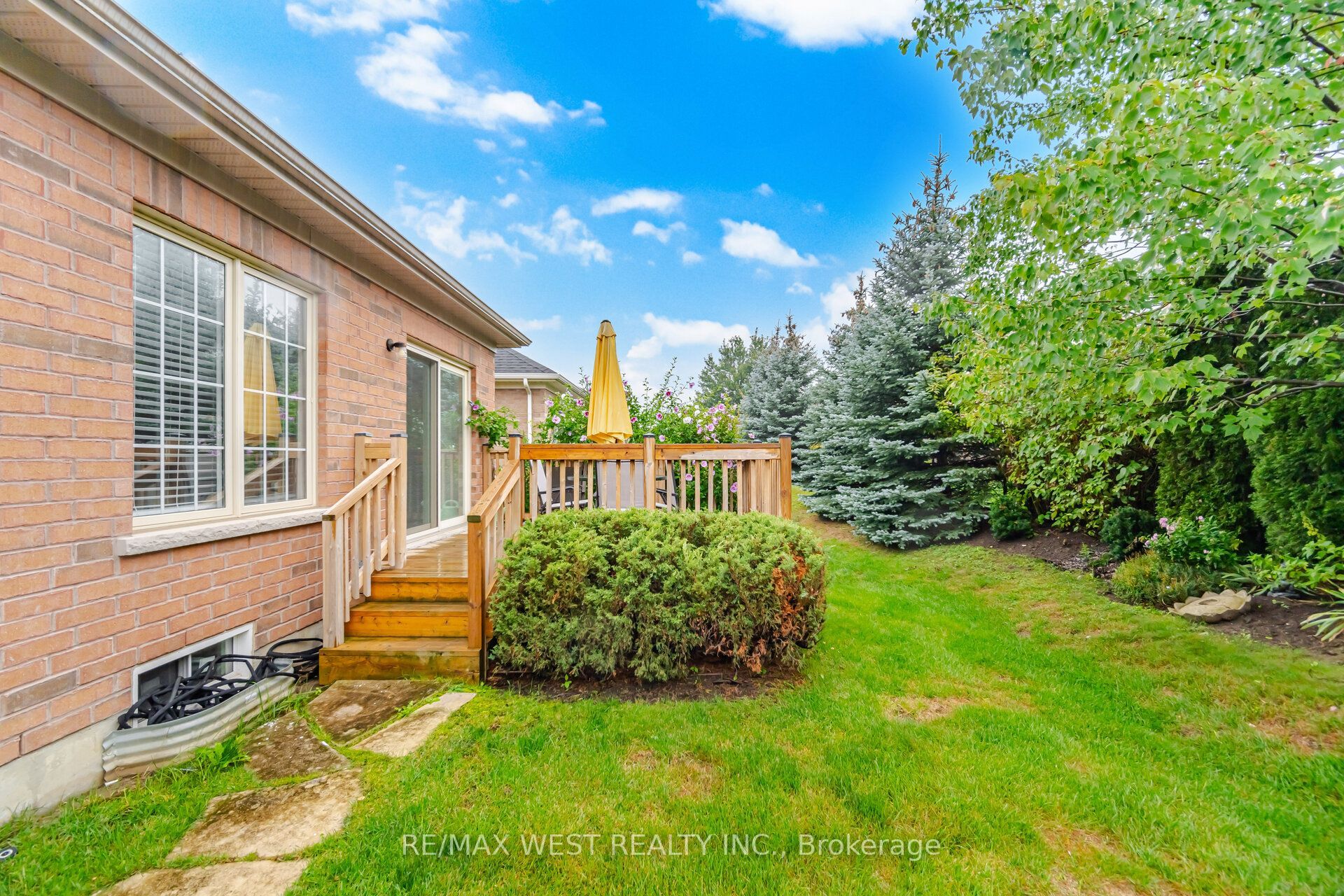 12 Muzzo Drive Property Photo 34