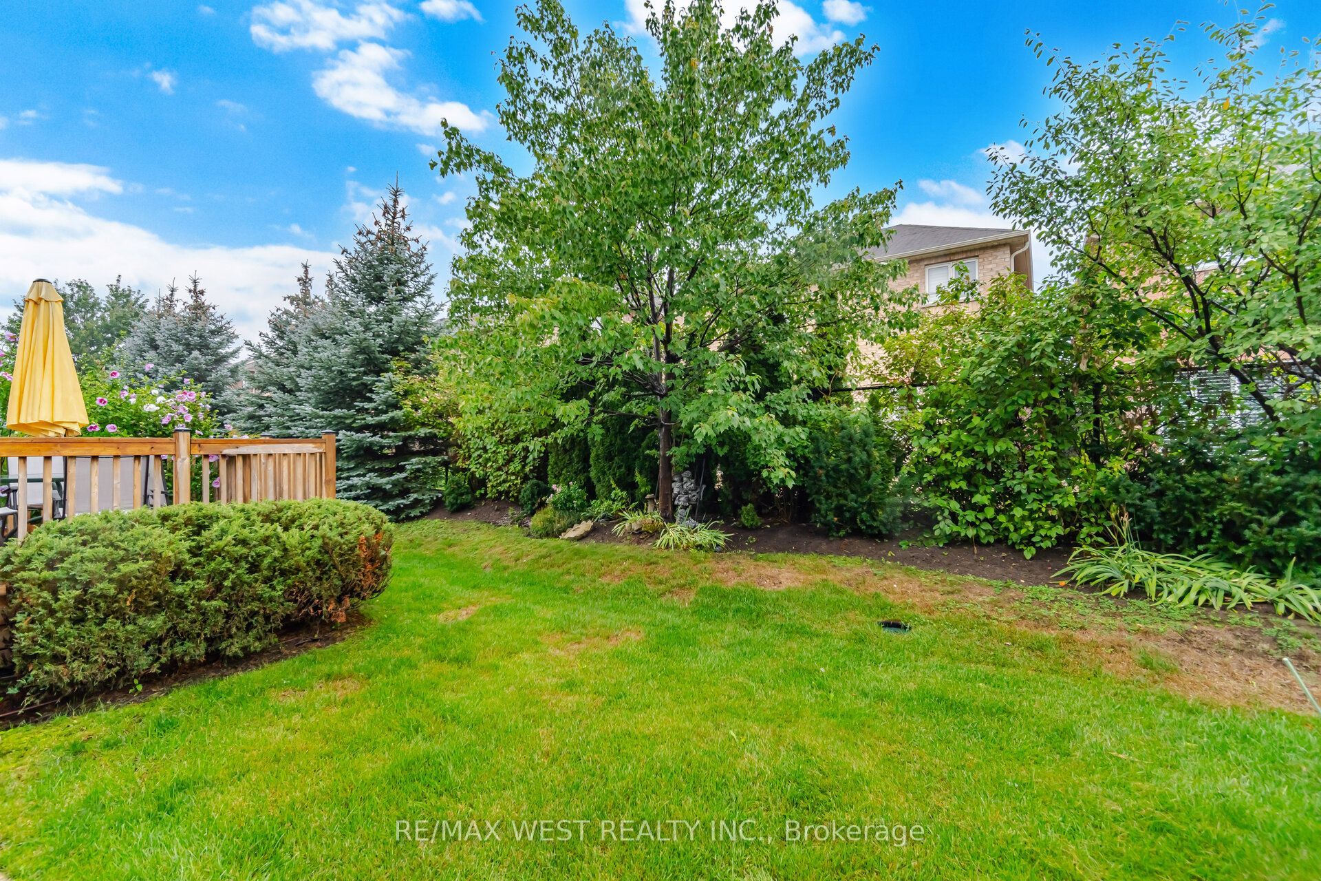 12 Muzzo Drive Property Photo 35