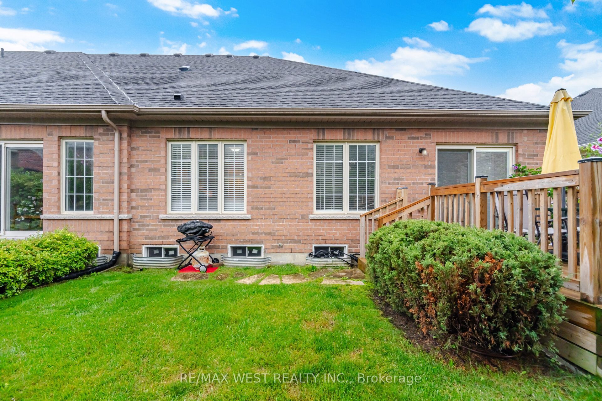 12 Muzzo Drive Property Photo 36