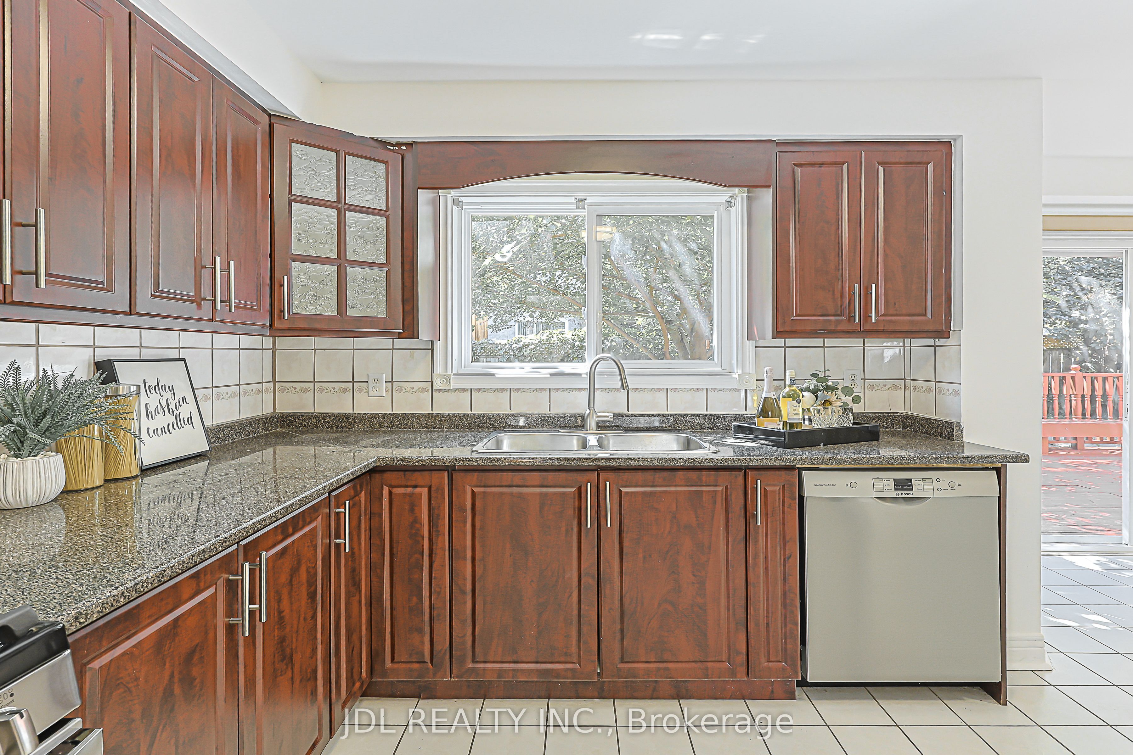 676 Ceremonial Drive Property Photo 18
