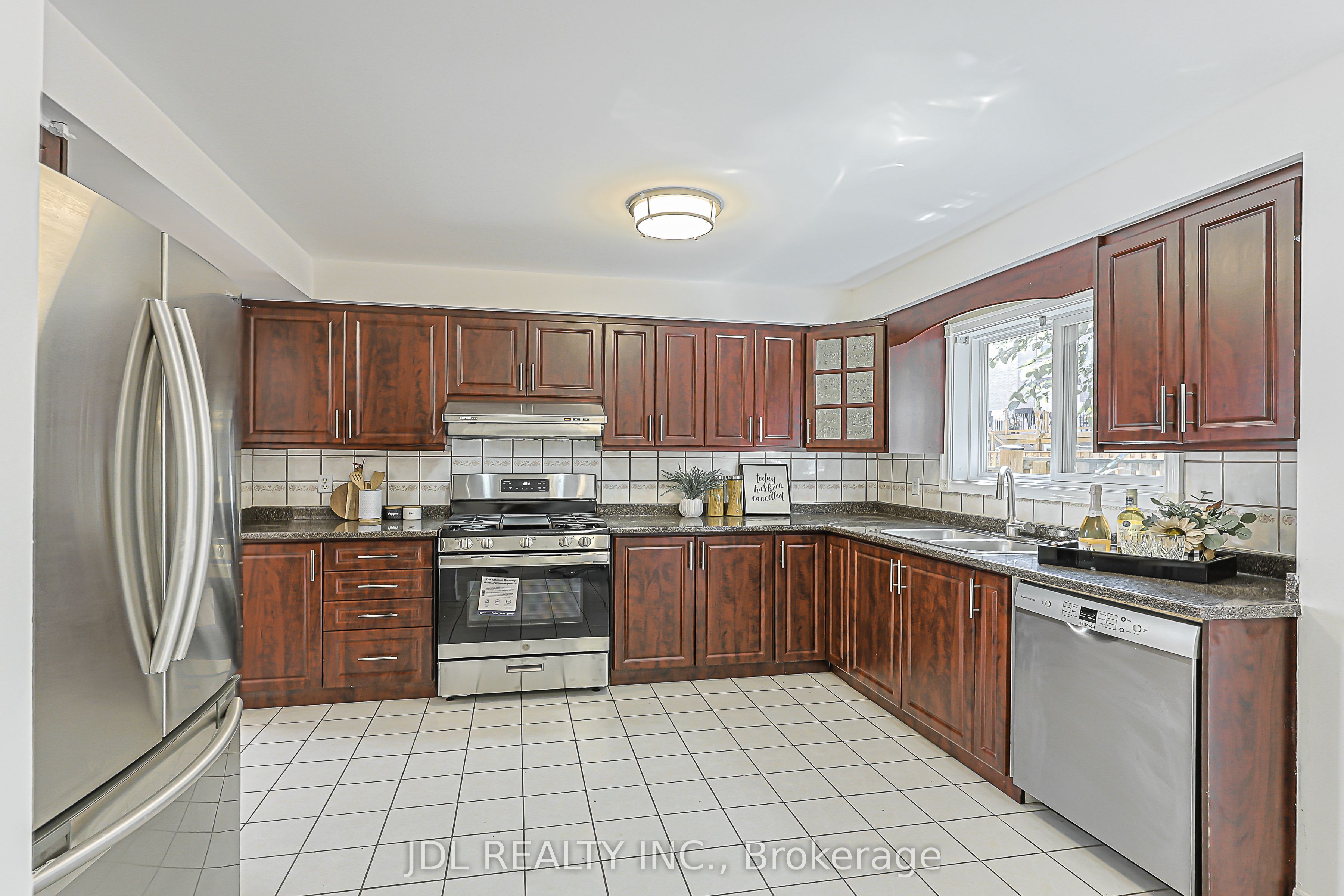 676 Ceremonial Drive Property Photo 19