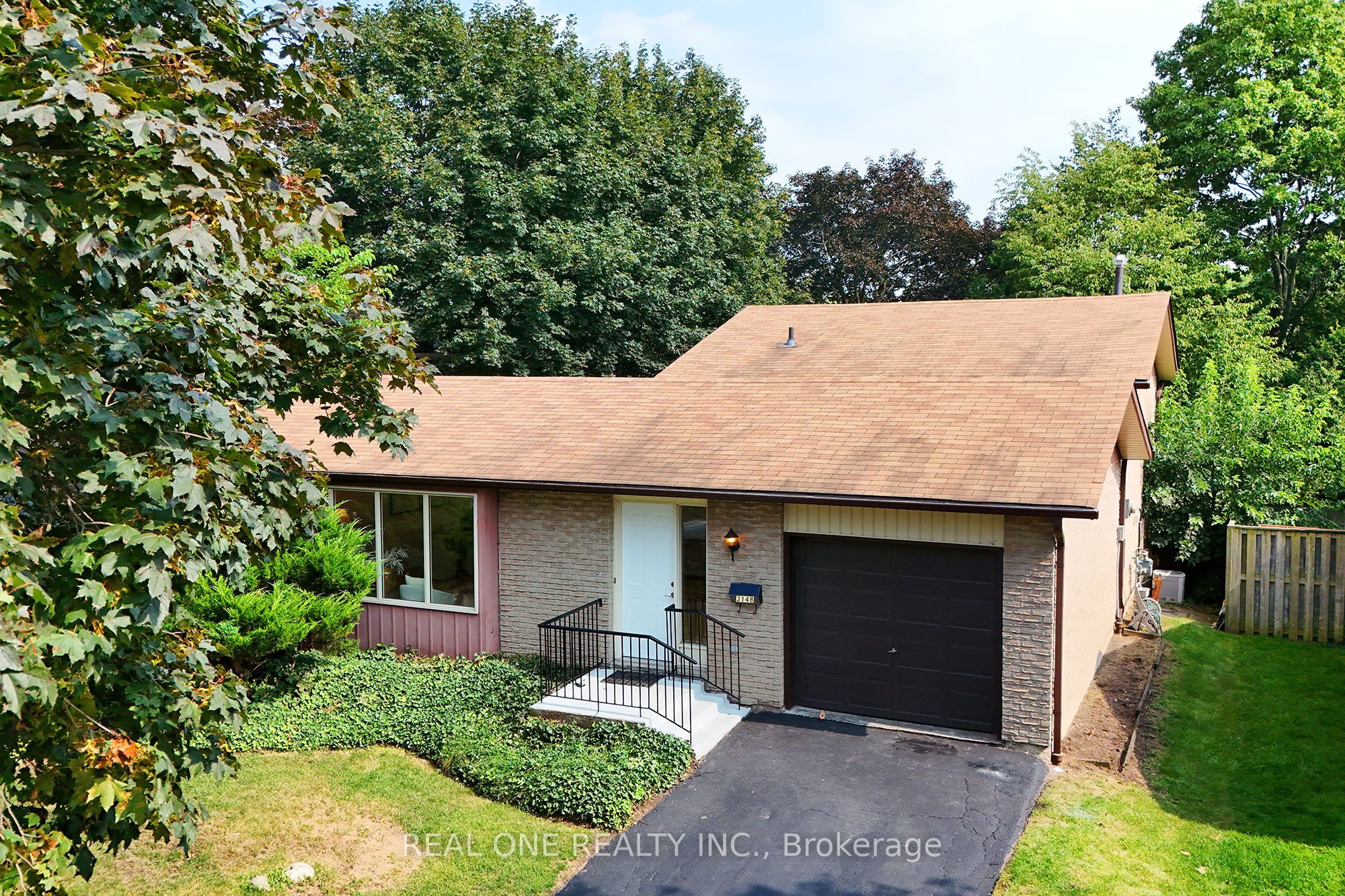 3148 Bentworth Drive Property Photo 1