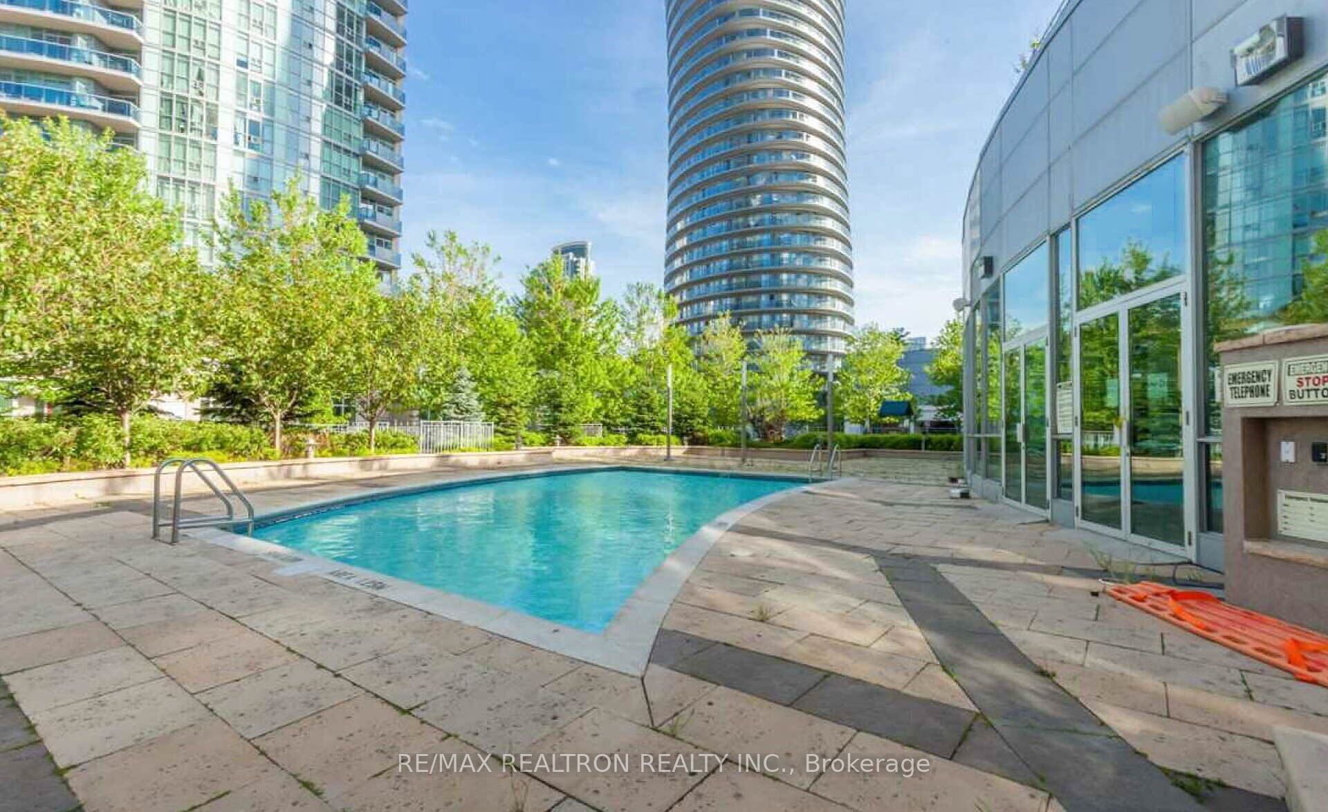 60 Absolute Avenue 1502 Property Photo 3