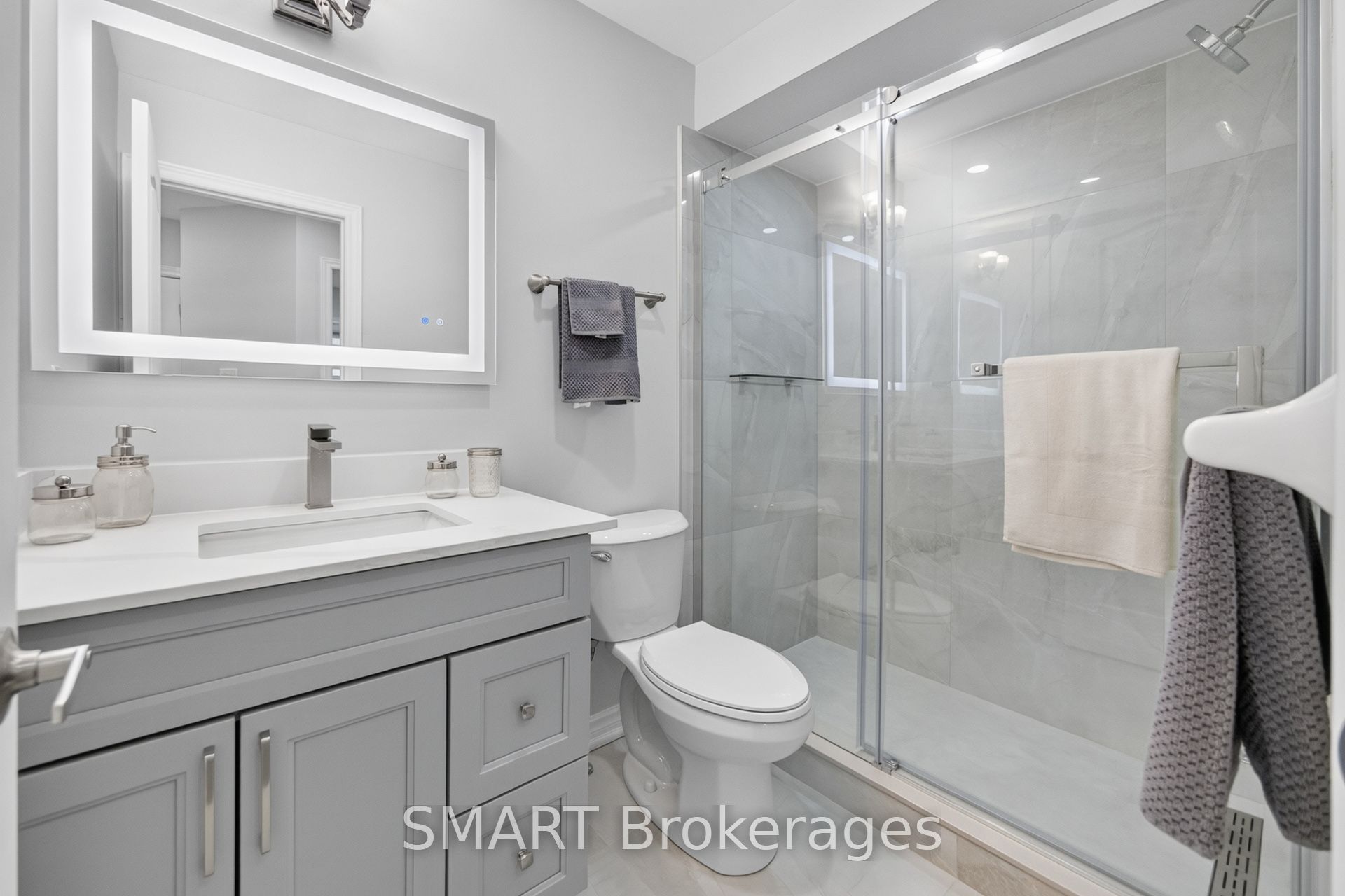 3367 Stoney Crescent Property Photo 25