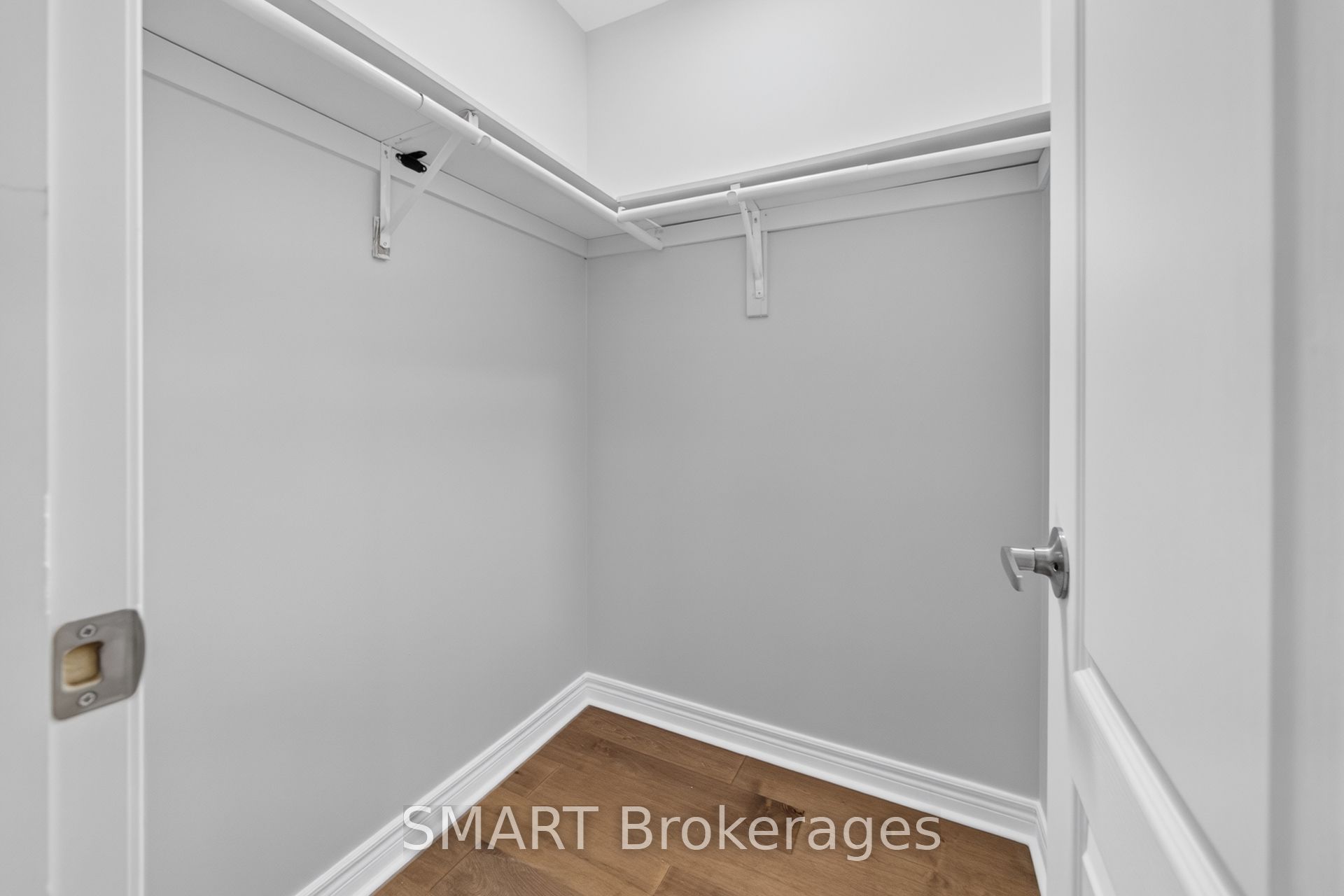 3367 Stoney Crescent Property Photo 33