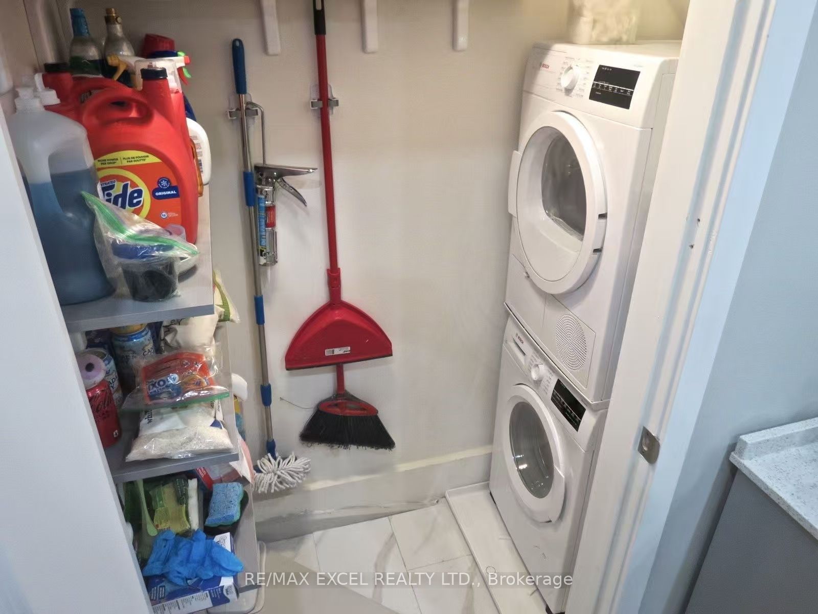 70 William Duncan Road Master Room Property Photo 5