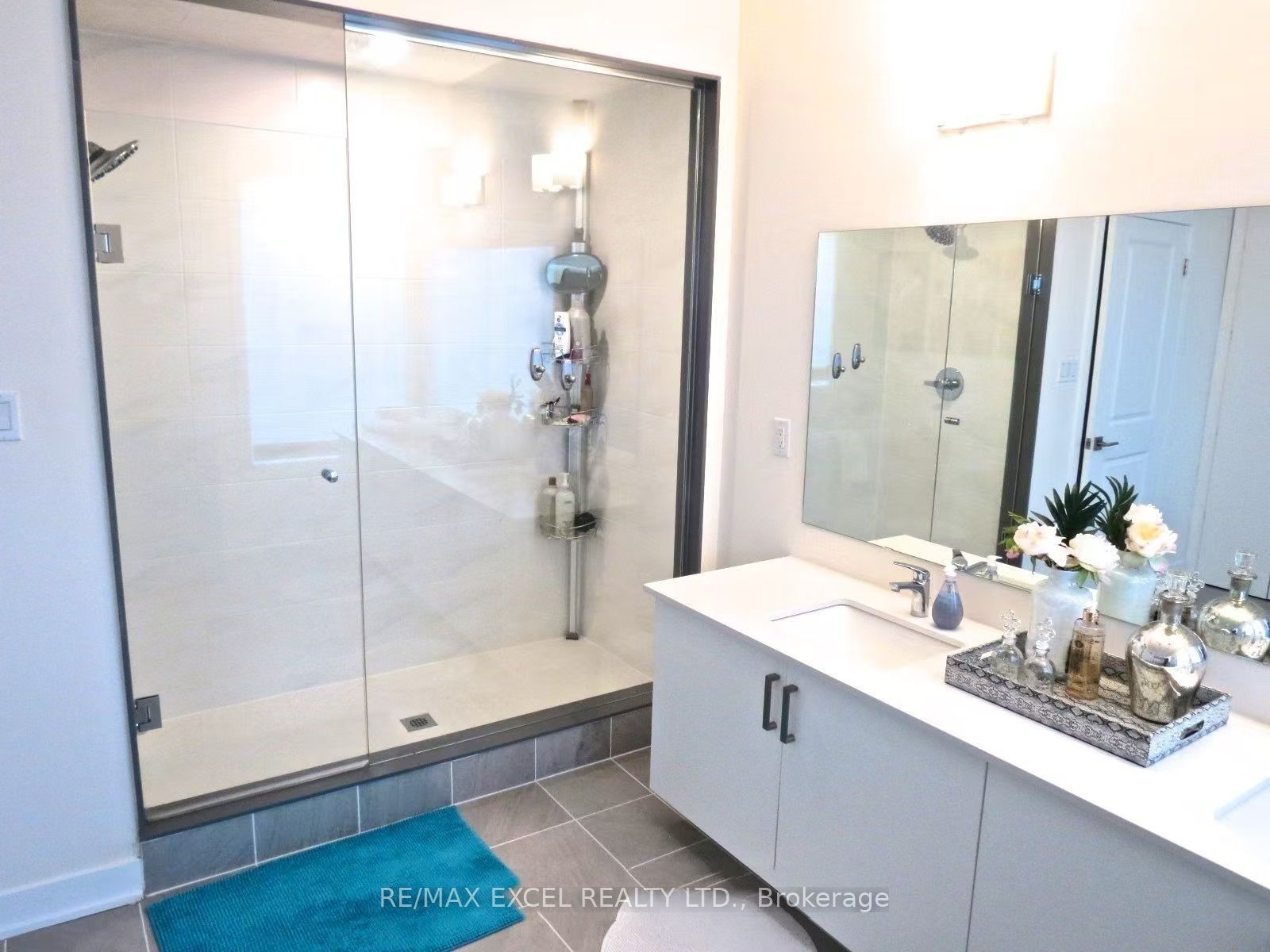 70 William Duncan Road Master Room Property Photo 13