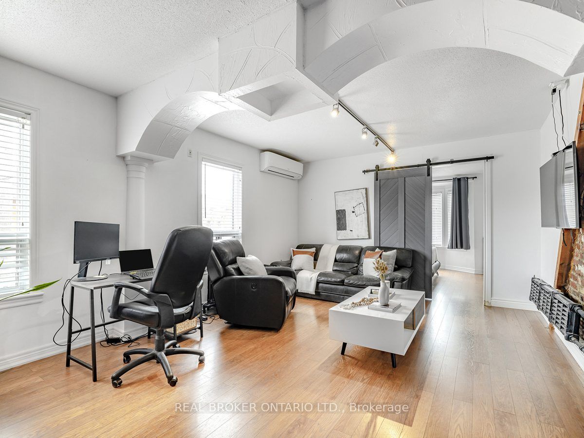 1438a Dufferin Street Property Photo 25