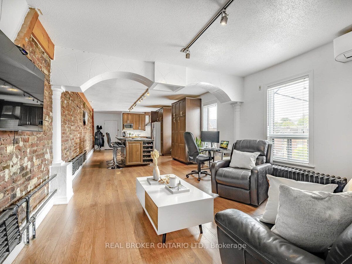 1438a Dufferin Street Property Photo 26