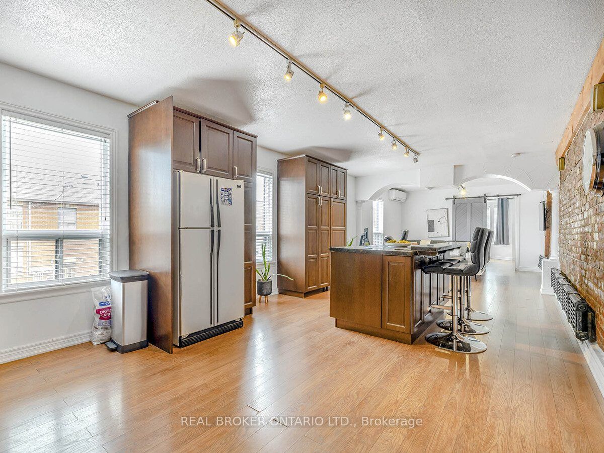 1438a Dufferin Street Property Photo 29