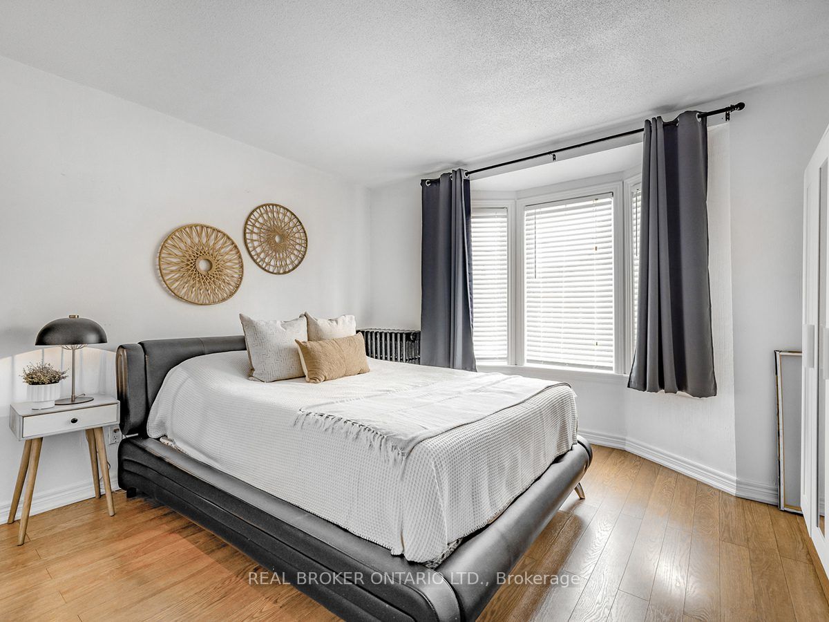 1438a Dufferin Street Property Photo 45