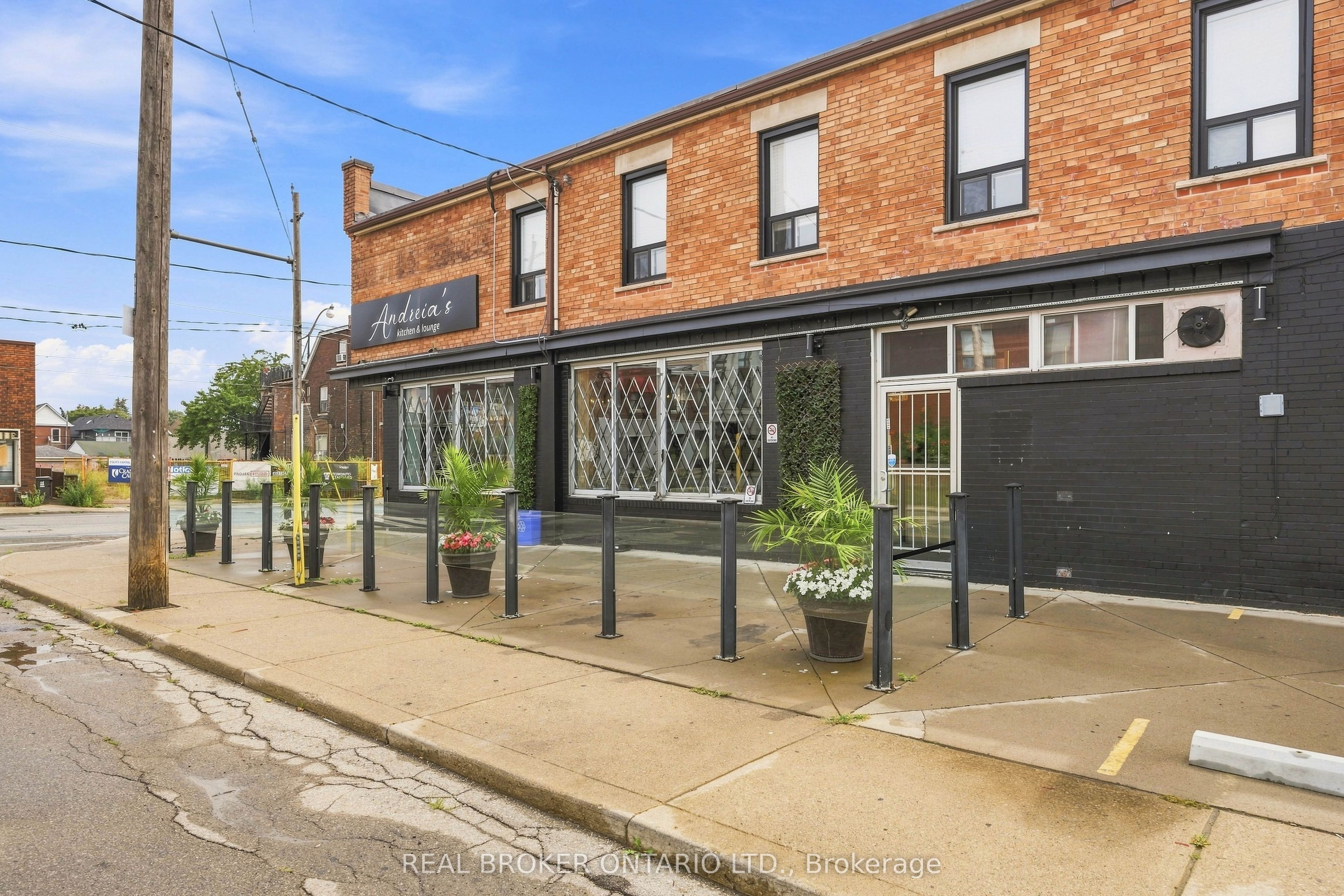 1438a Dufferin Street Property Photo 2