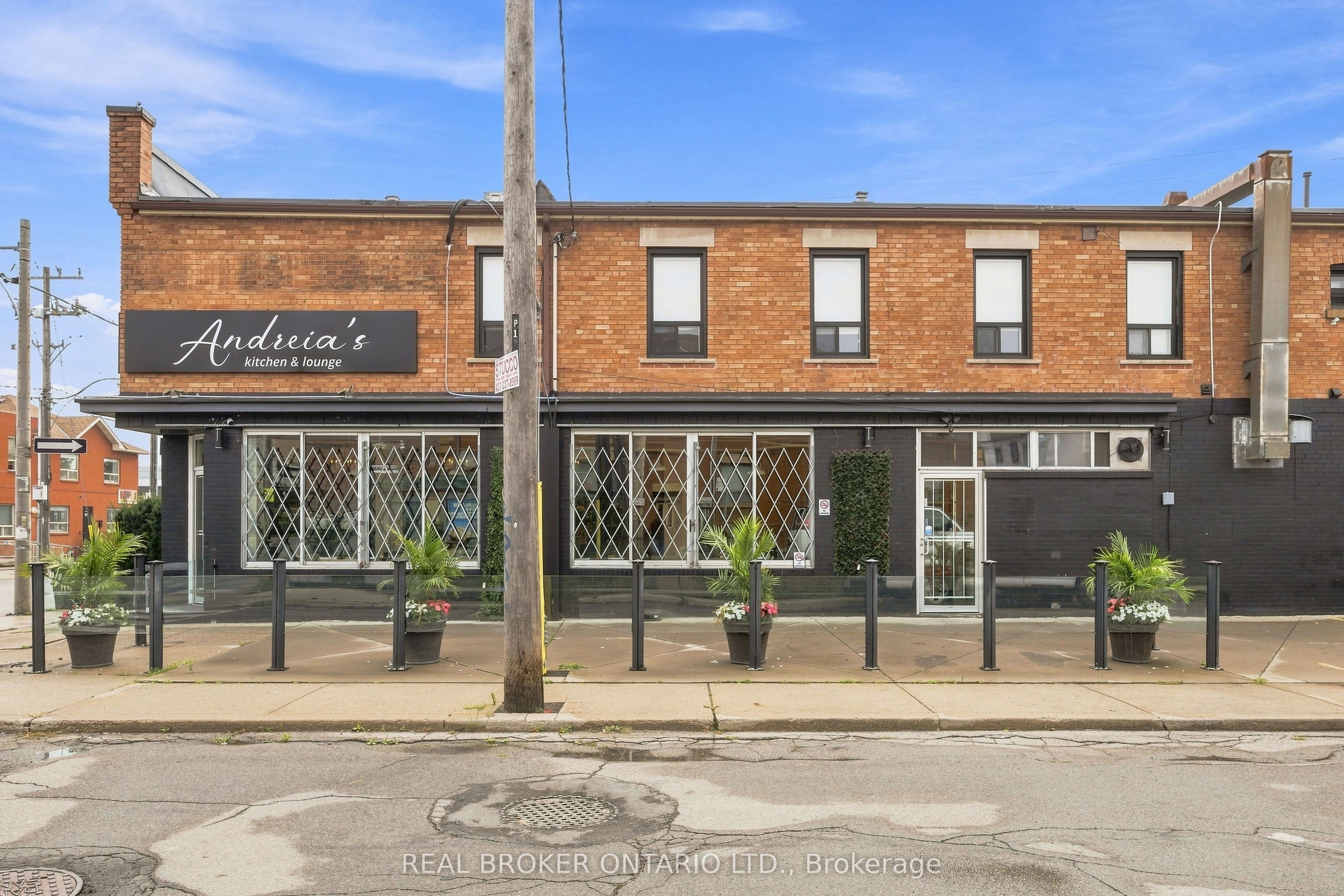 1438a Dufferin Street Property Photo 3