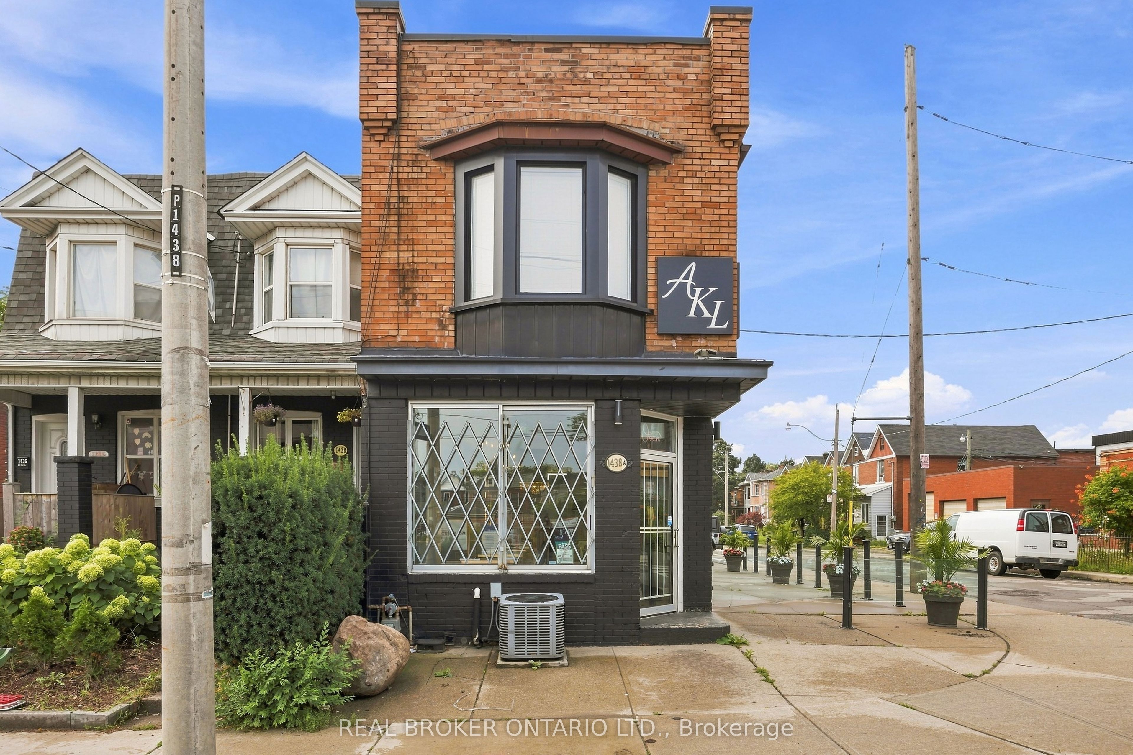 1438a Dufferin Street Property Photo 4