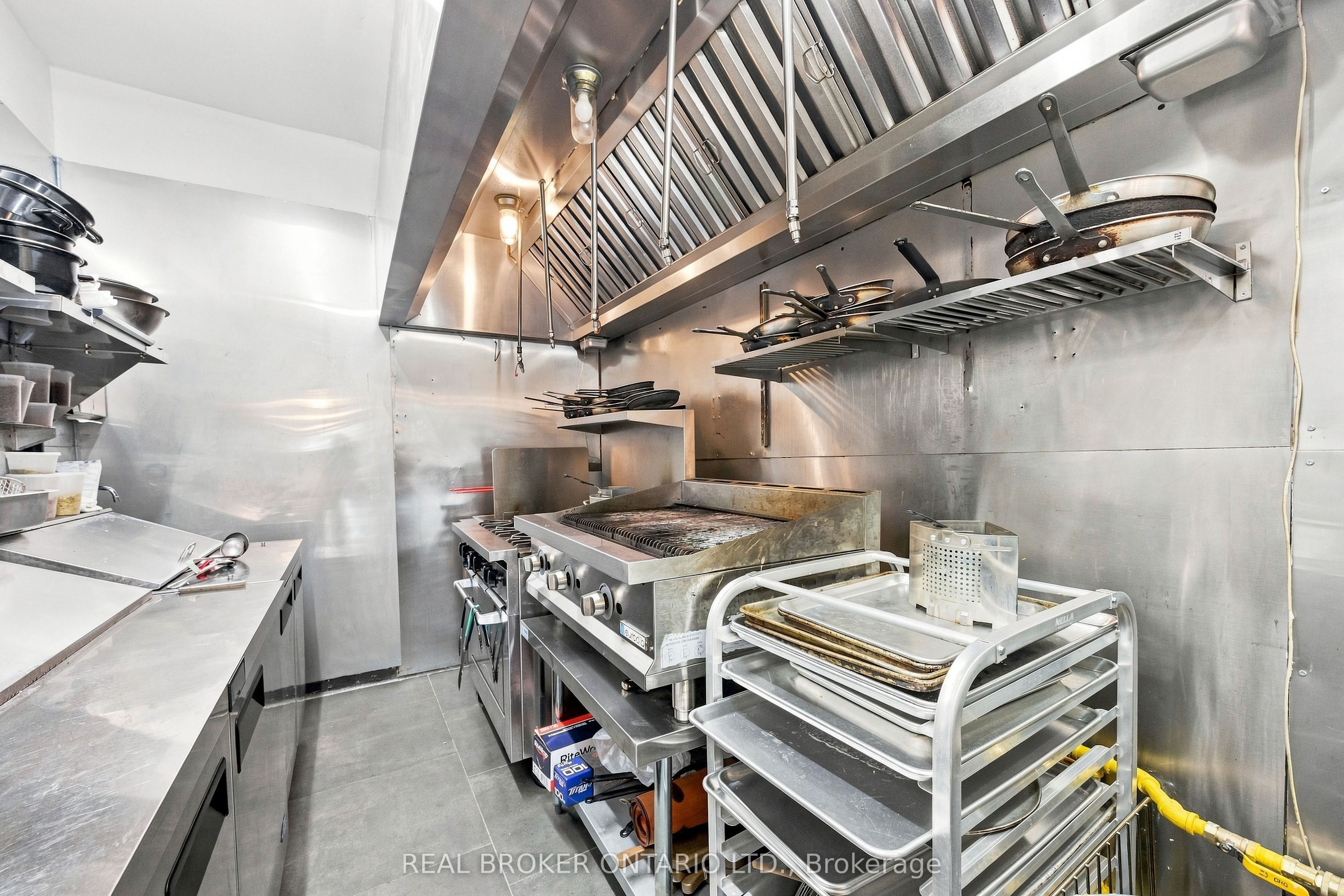 1438a Dufferin Street Property Photo 20