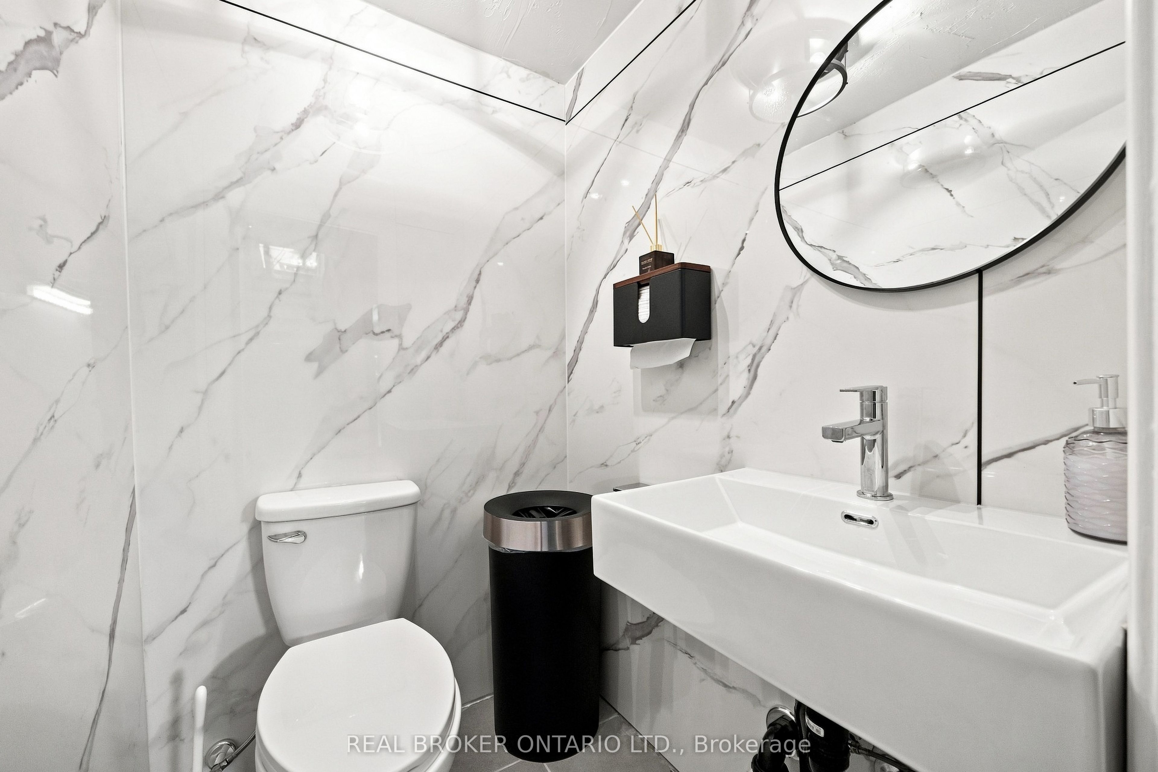 1438a Dufferin Street Property Photo 21