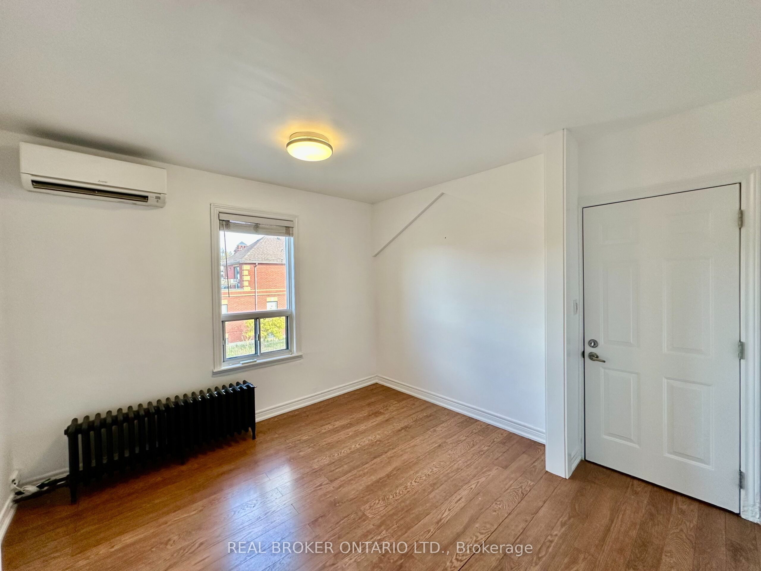 1438a Dufferin Street Property Photo 37