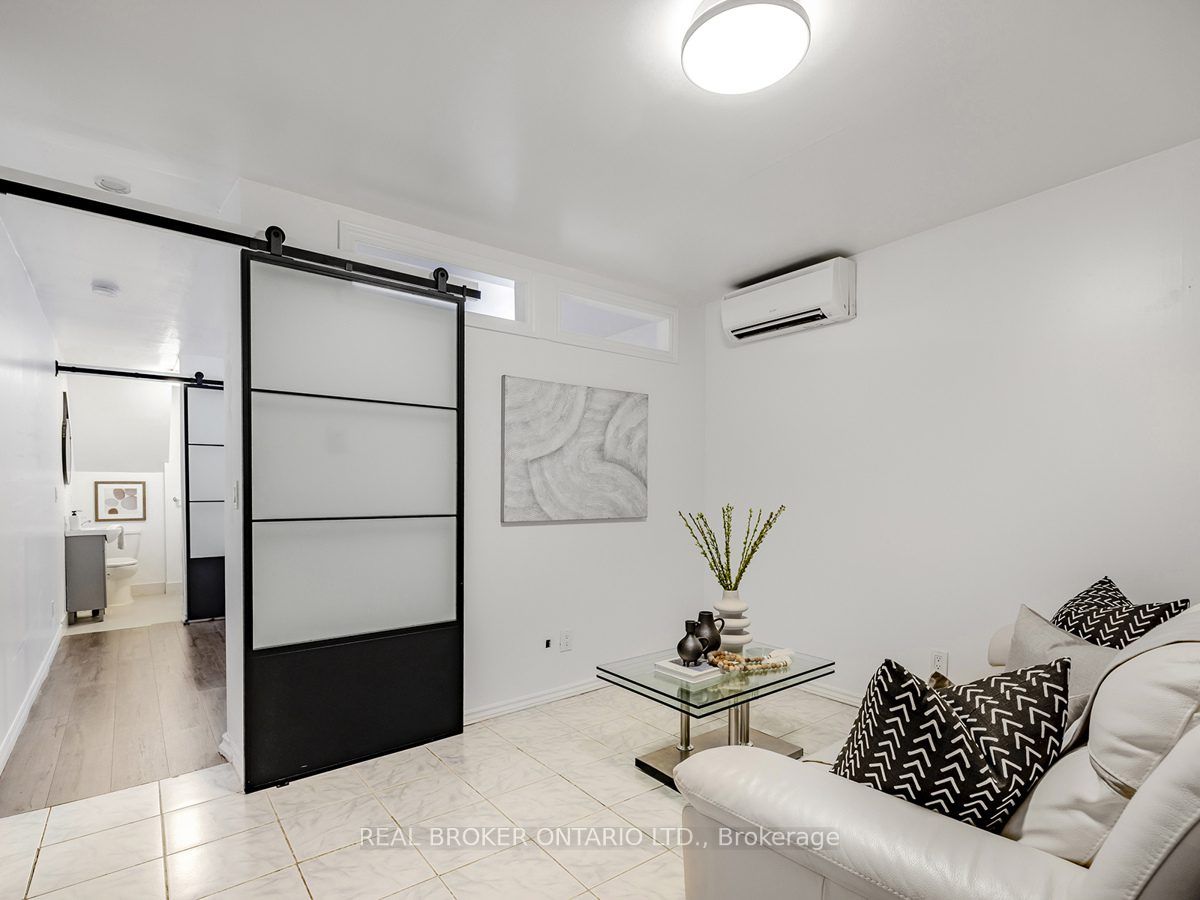 1438a Dufferin Street Property Photo 47