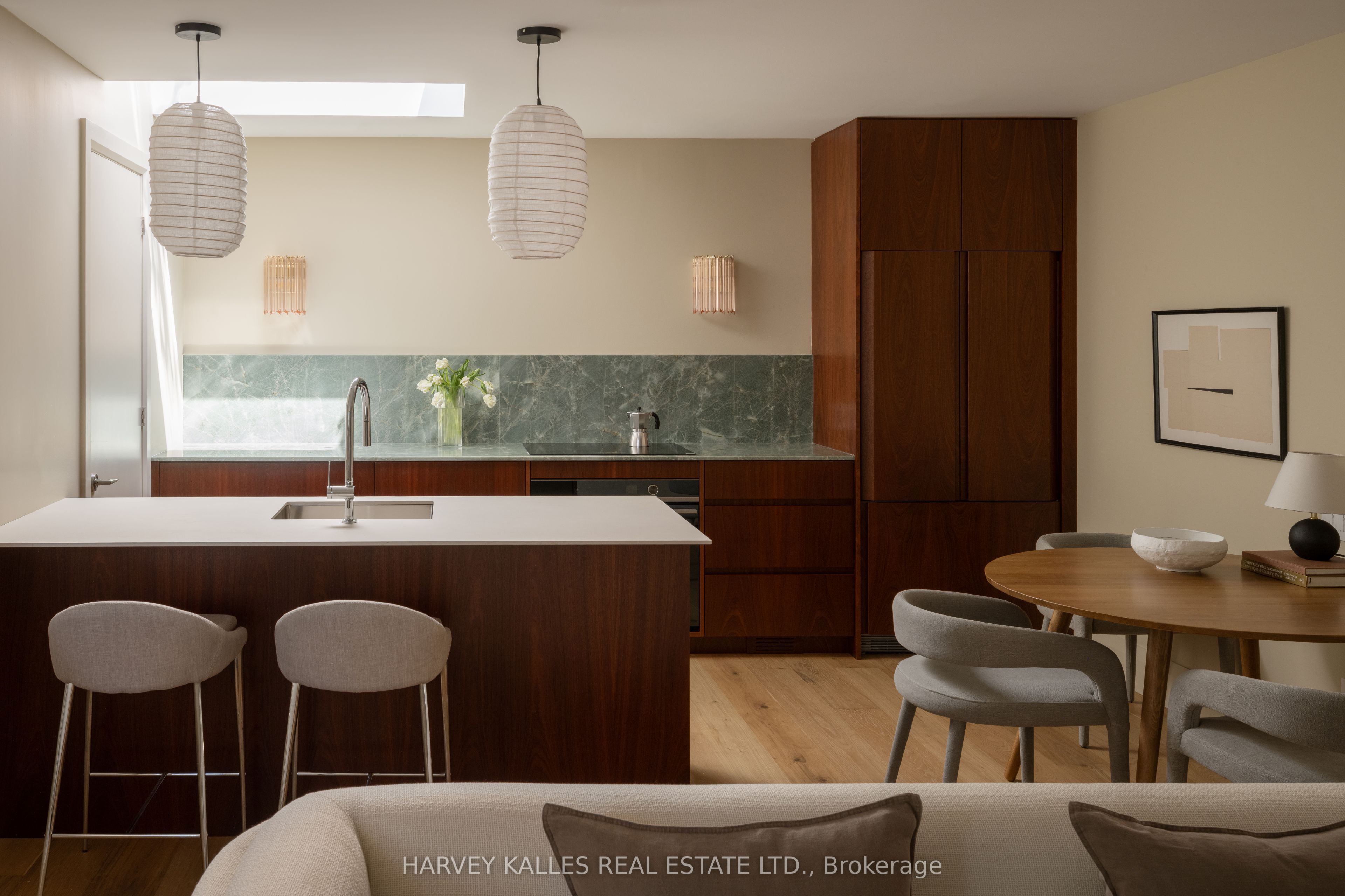 157 Hallam Street D Property Photo 3