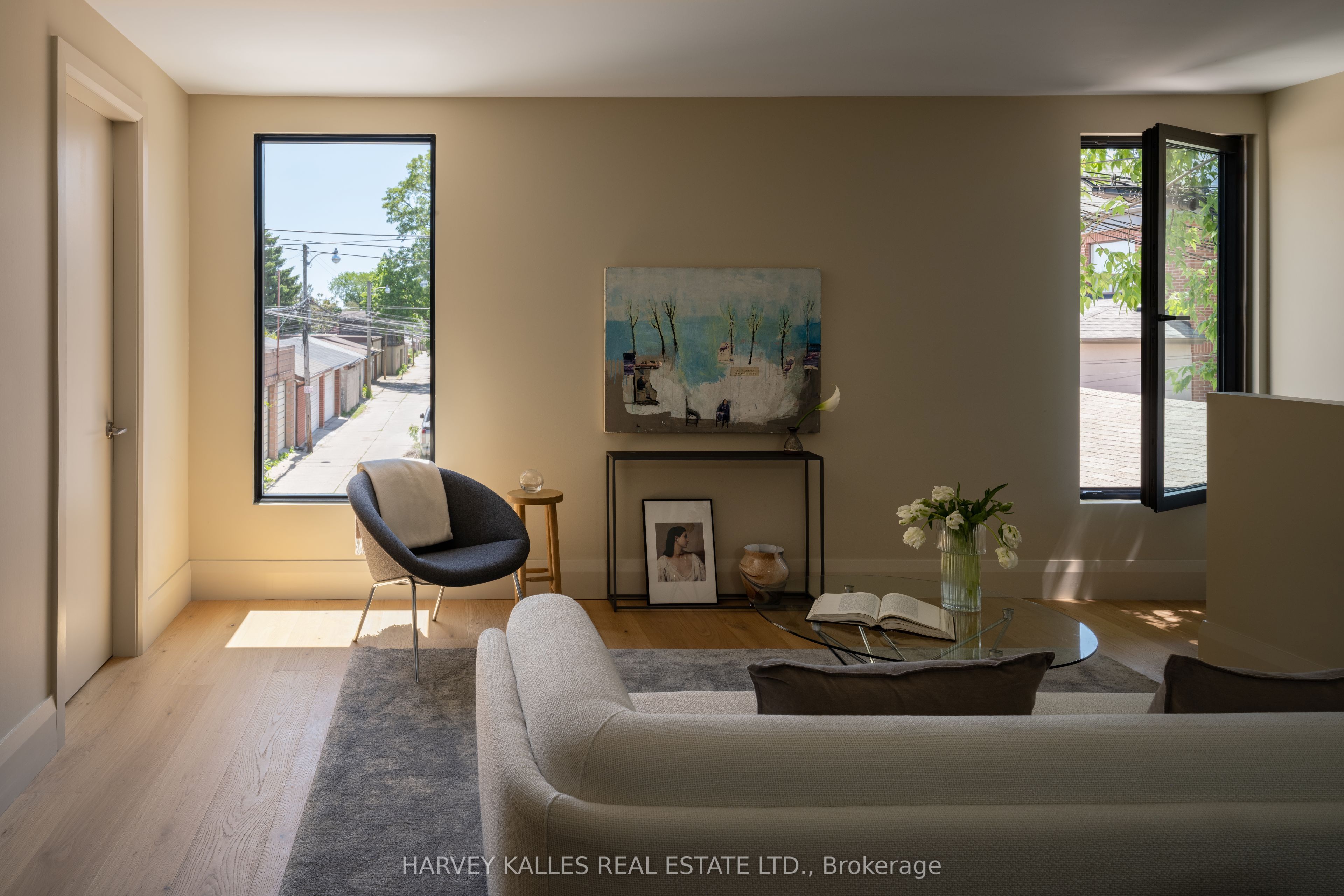 157 Hallam Street D Property Photo 4