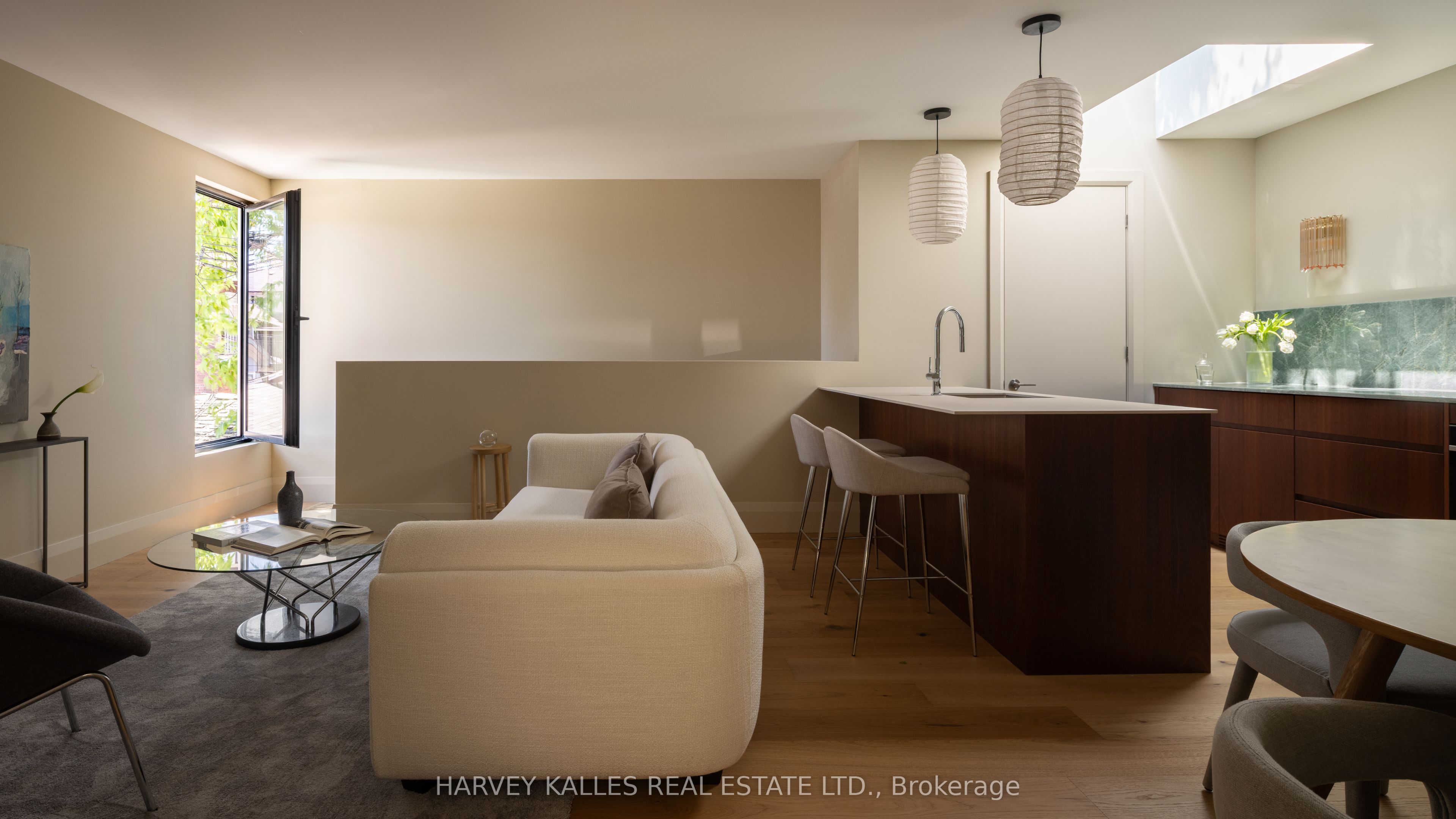157 Hallam Street D Property Photo 5