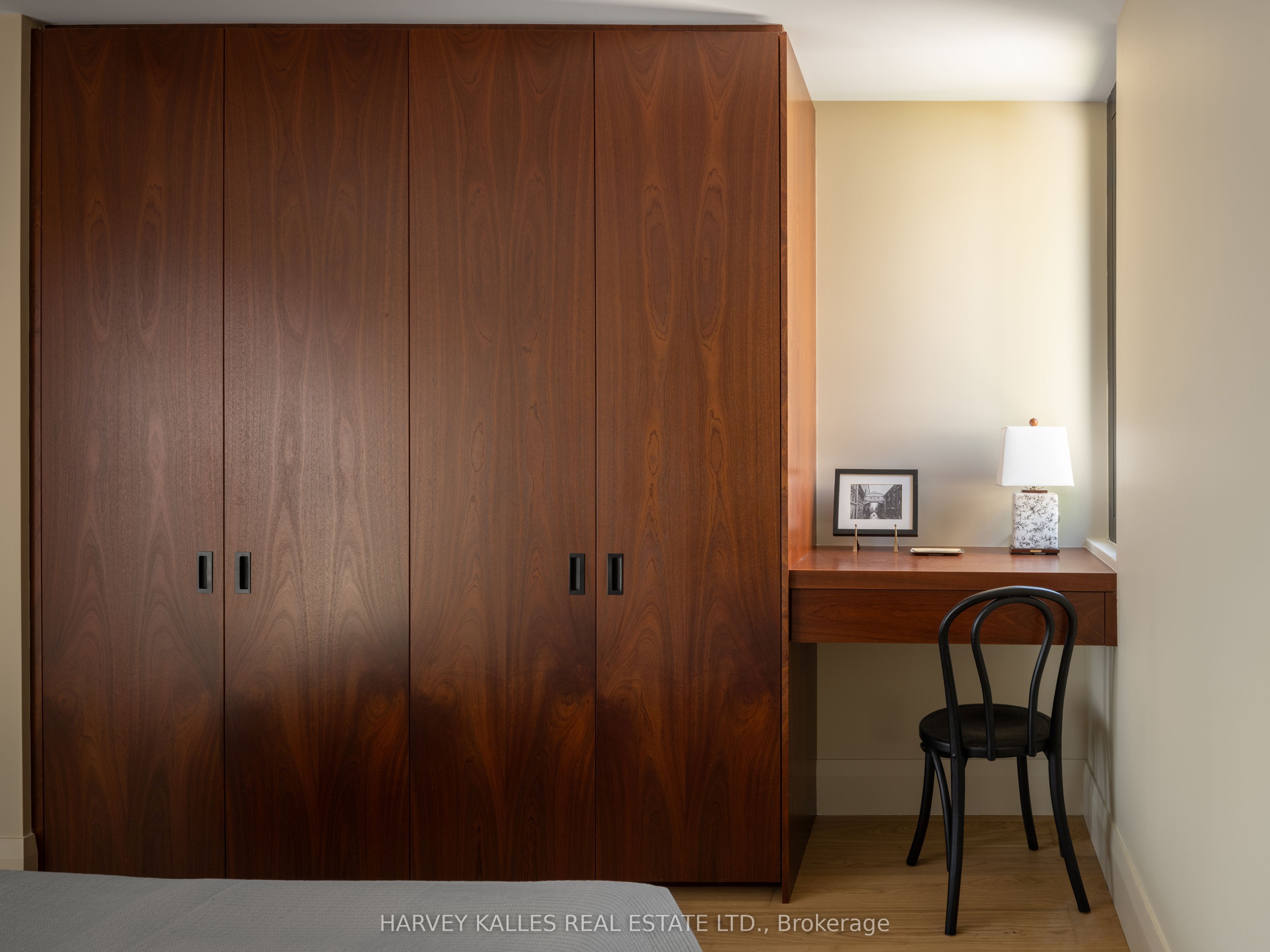 157 Hallam Street D Property Photo 9