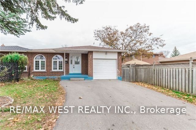 82 Marchbank Crescent Upper Property Photo 1