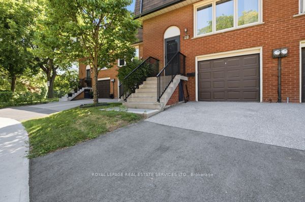 29 Silver Shadow Path Property Photo 4