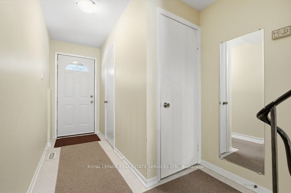 29 Silver Shadow Path Property Photo 8