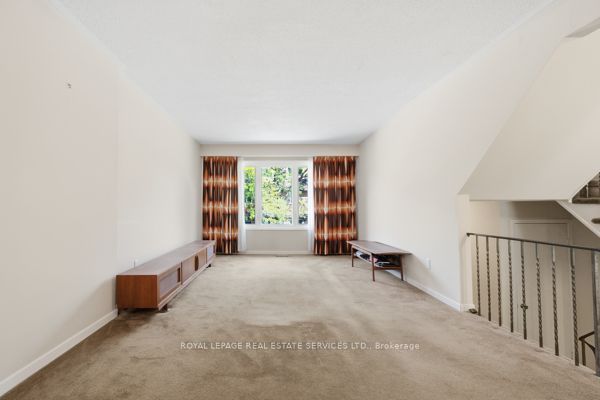 29 Silver Shadow Path Property Photo 10