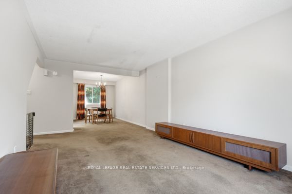 29 Silver Shadow Path Property Photo 13