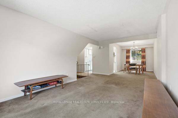 29 Silver Shadow Path Property Photo 14