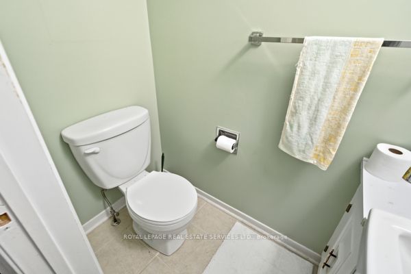 29 Silver Shadow Path Property Photo 23